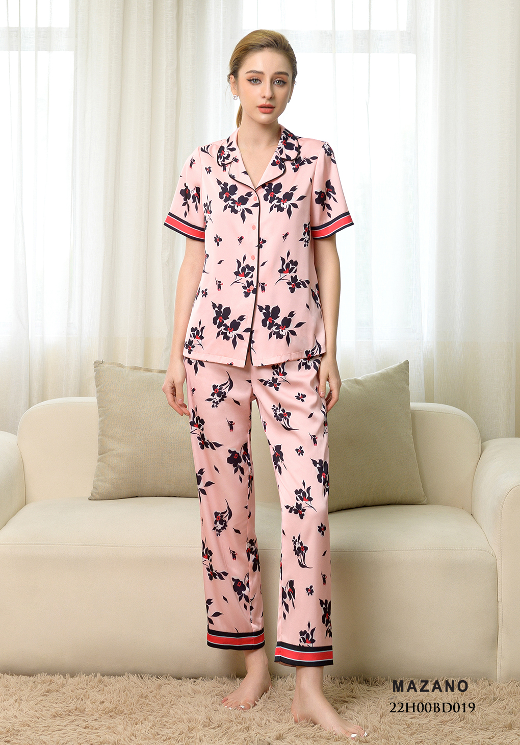 Bộ đồ hồng tay cộc họa tiết phối viền