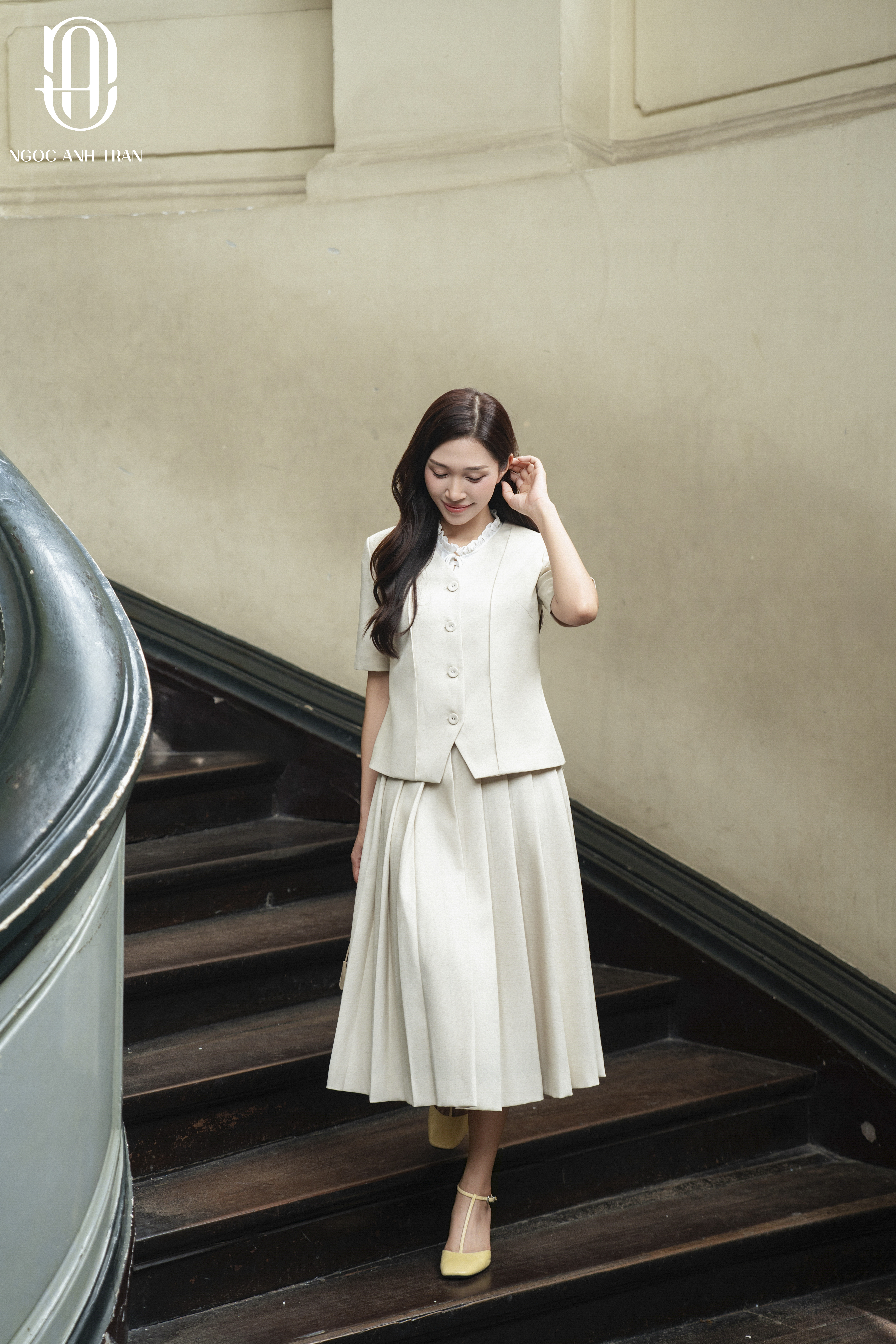 A207 - Set áo cộc blazer tiêu kem phối chân váy xoè_thumbnail_2