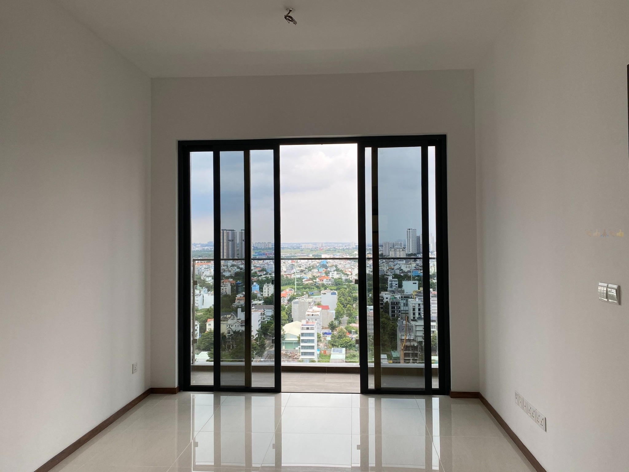 Bán nhanh căn hộ 2 phòng ngủ One Verandah, view thoáng mát, hướng ĐB nắng sáng _thumbnail_8