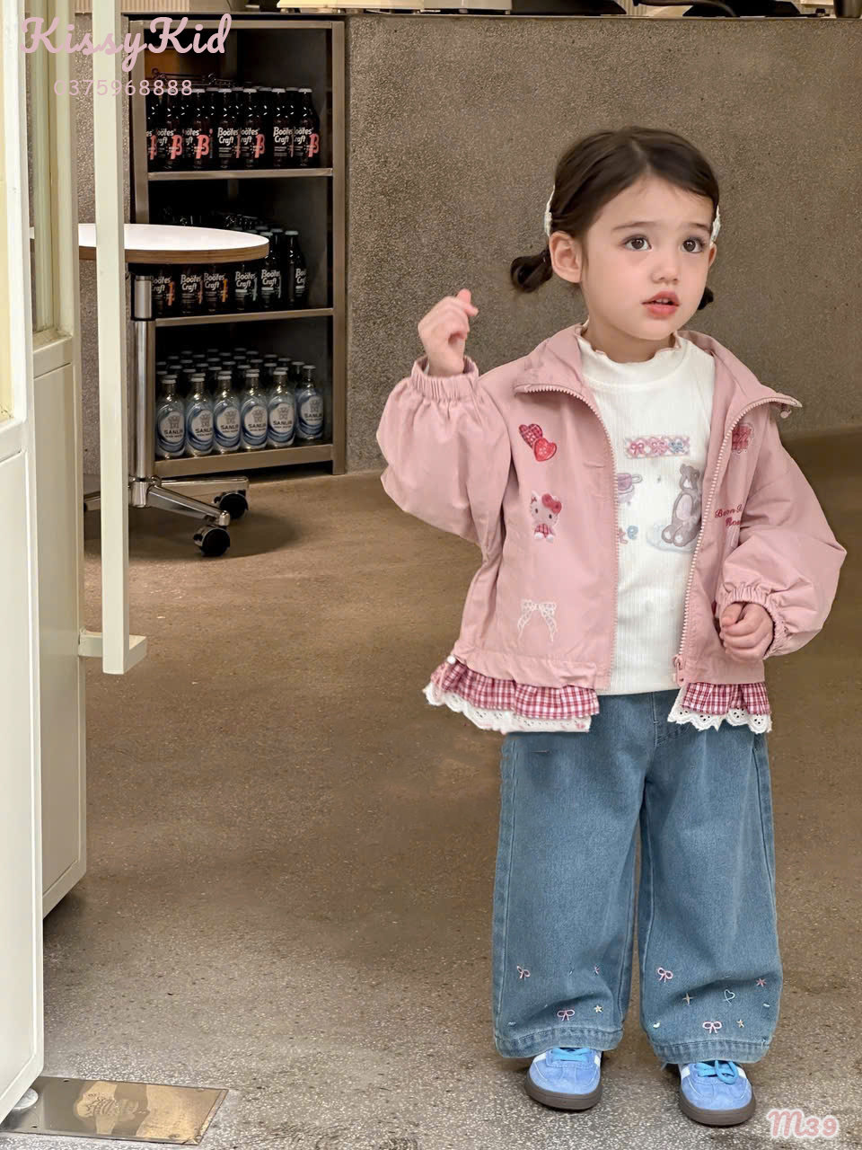 (M39) Áo khoác gió viền bèo caro đỏ in hoạ tiết Kitty Hey Mingxing_thumbnail_0