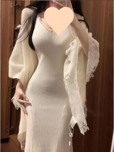 Đầm Ôm Lụa Ren Quyến Rũ_thumbnail_2