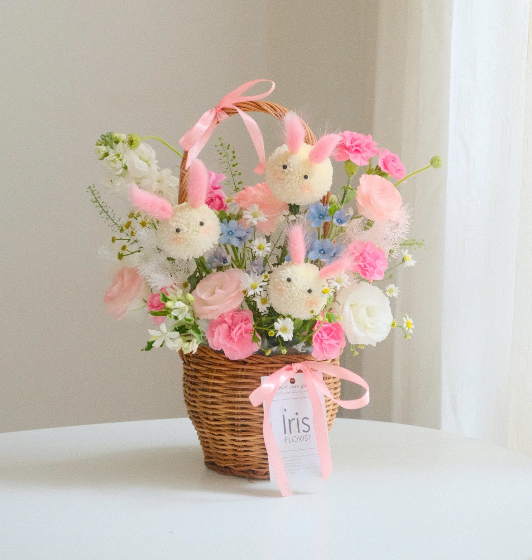 Giỏ hoa mây Thỏ hồng size S