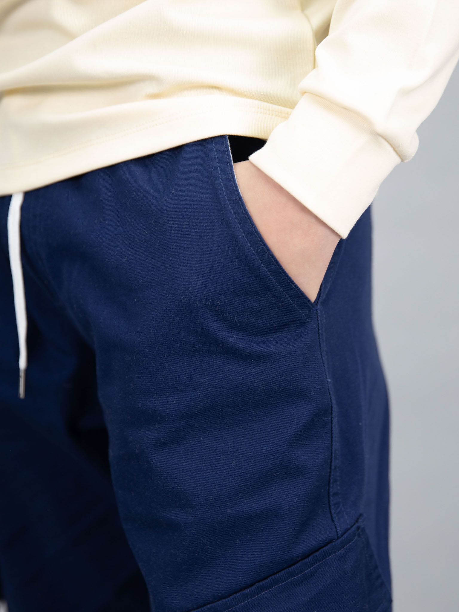 Quần kaki túi hộp chéo màu xanh navy_thumbnail_2