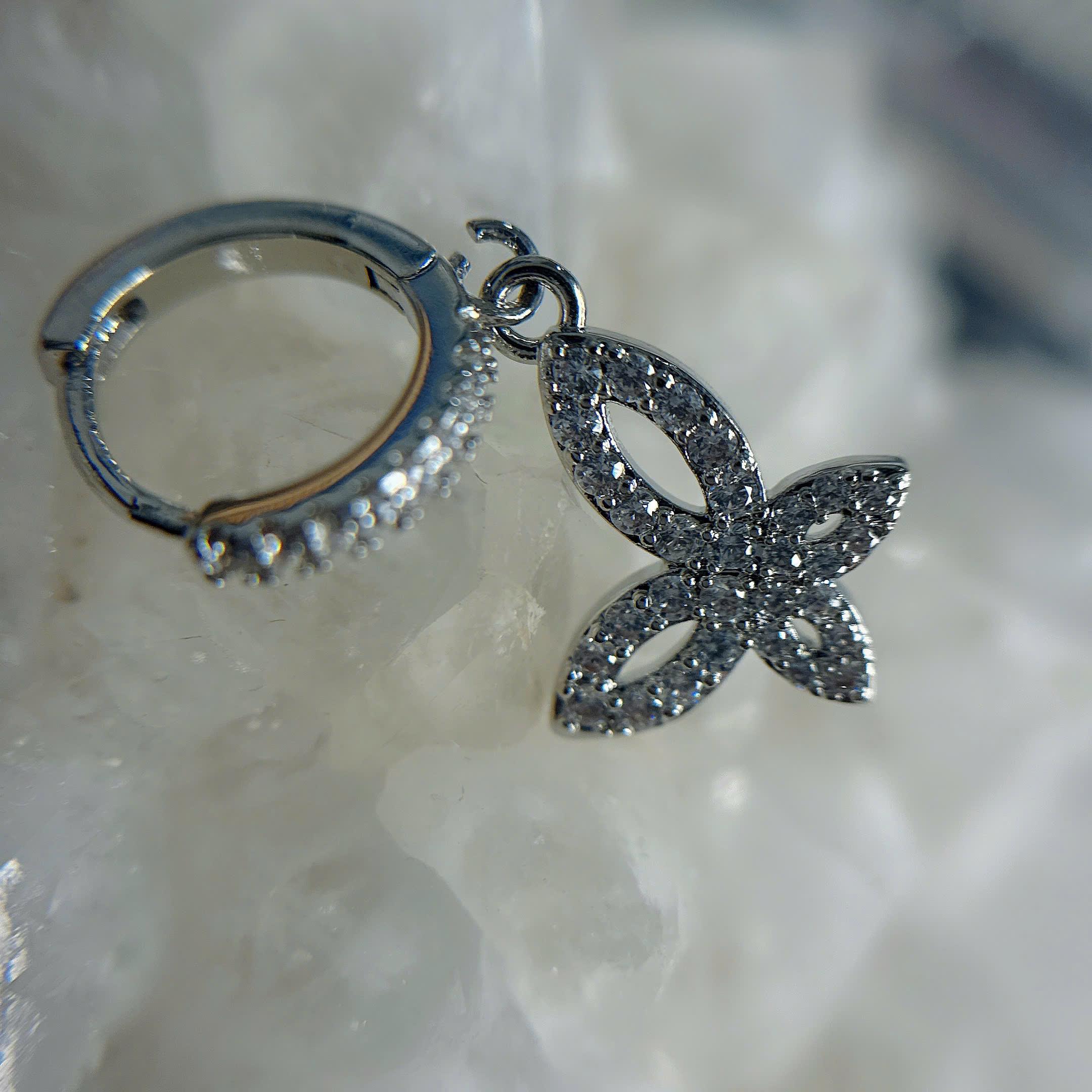 Khuyên vòng kiểu rơi bướm to_thumbnail_4