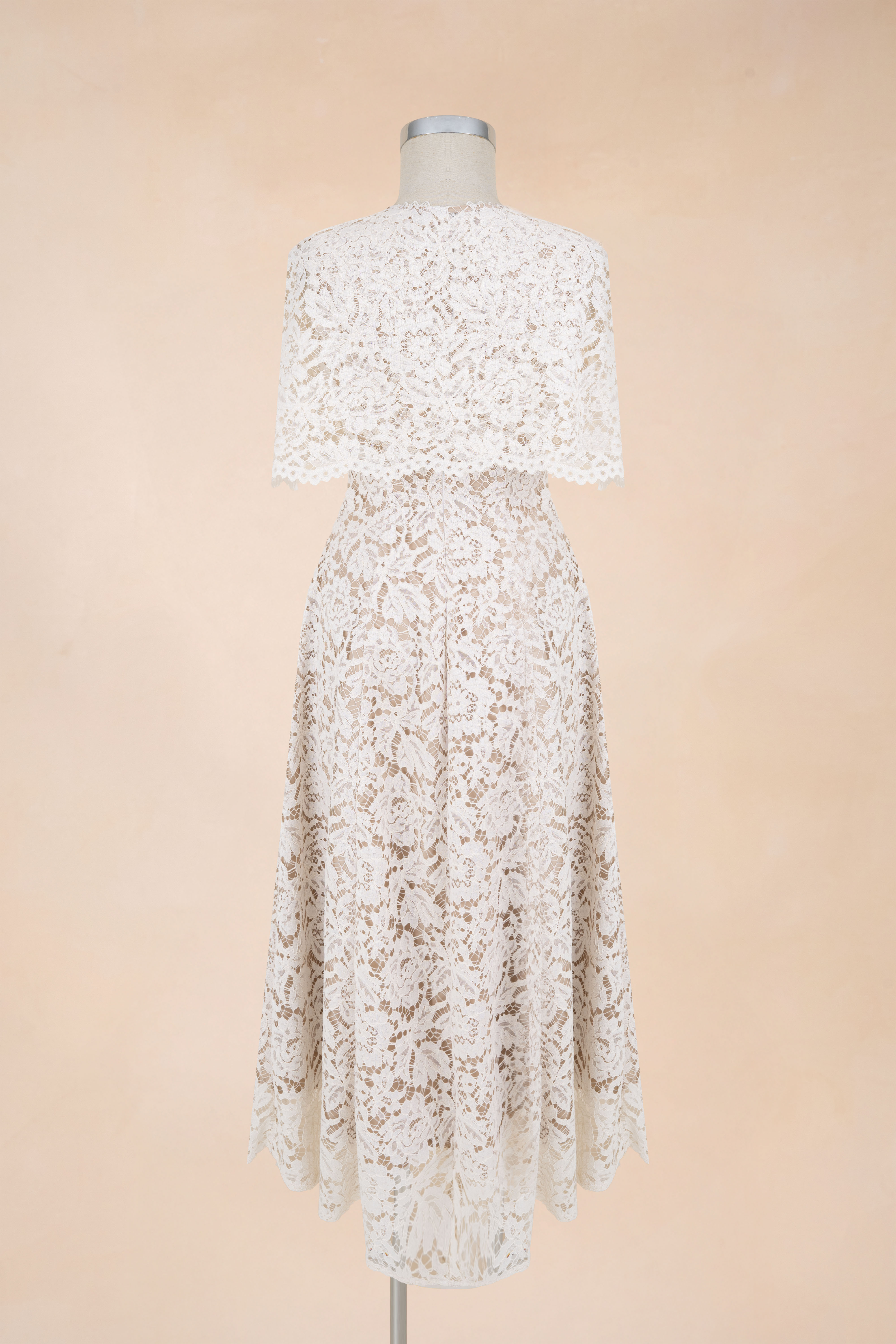 Đầm Xoè Ren Hoa Trùm Vai_thumbnail_3