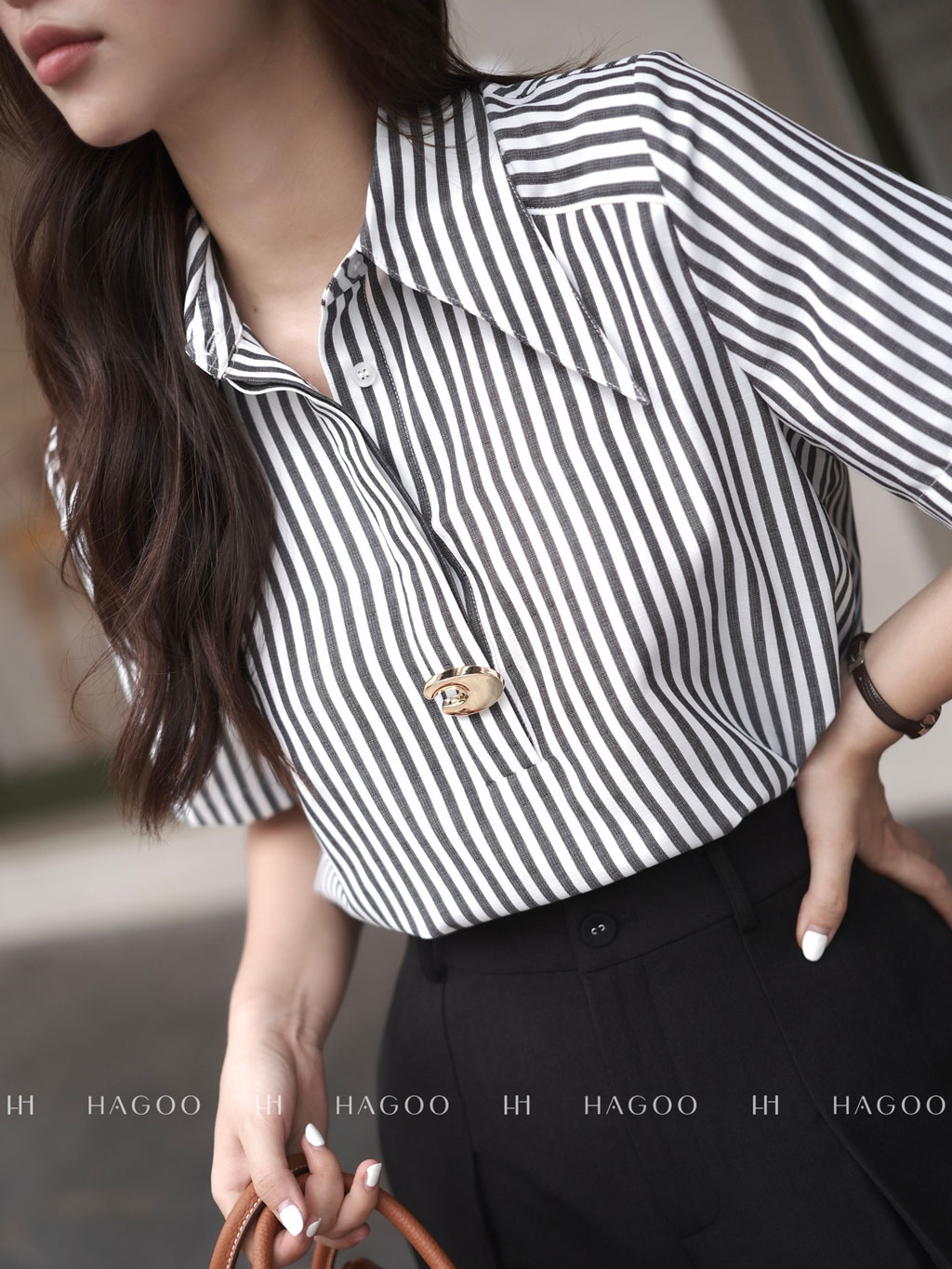 Áo sơ mi kẻ sọc bổ trụ cổ đức