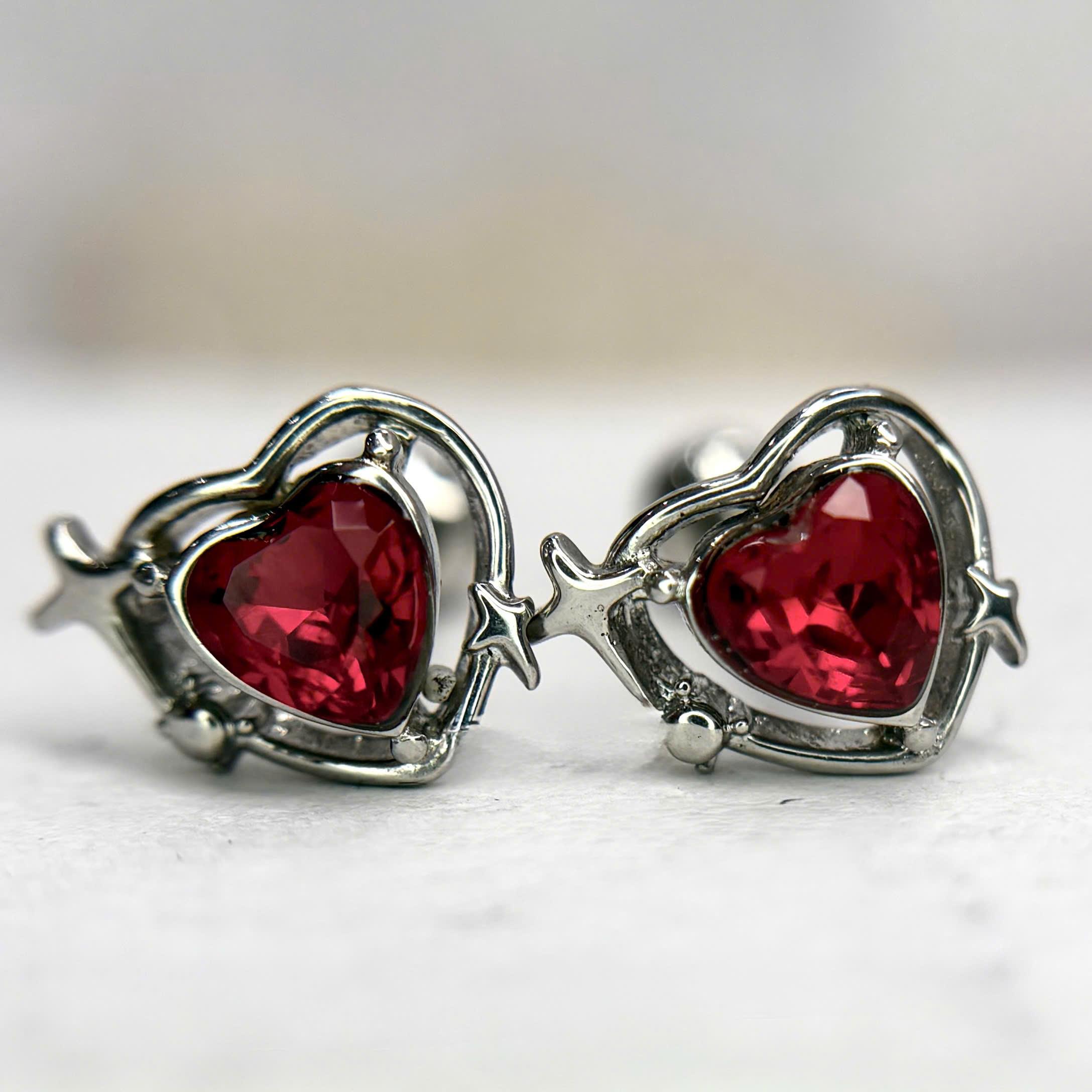 Khuyên lưỡi trái tim đá đỏ