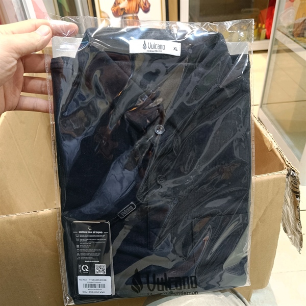 Áo thun ngắn tay đen Size XL Vulcano