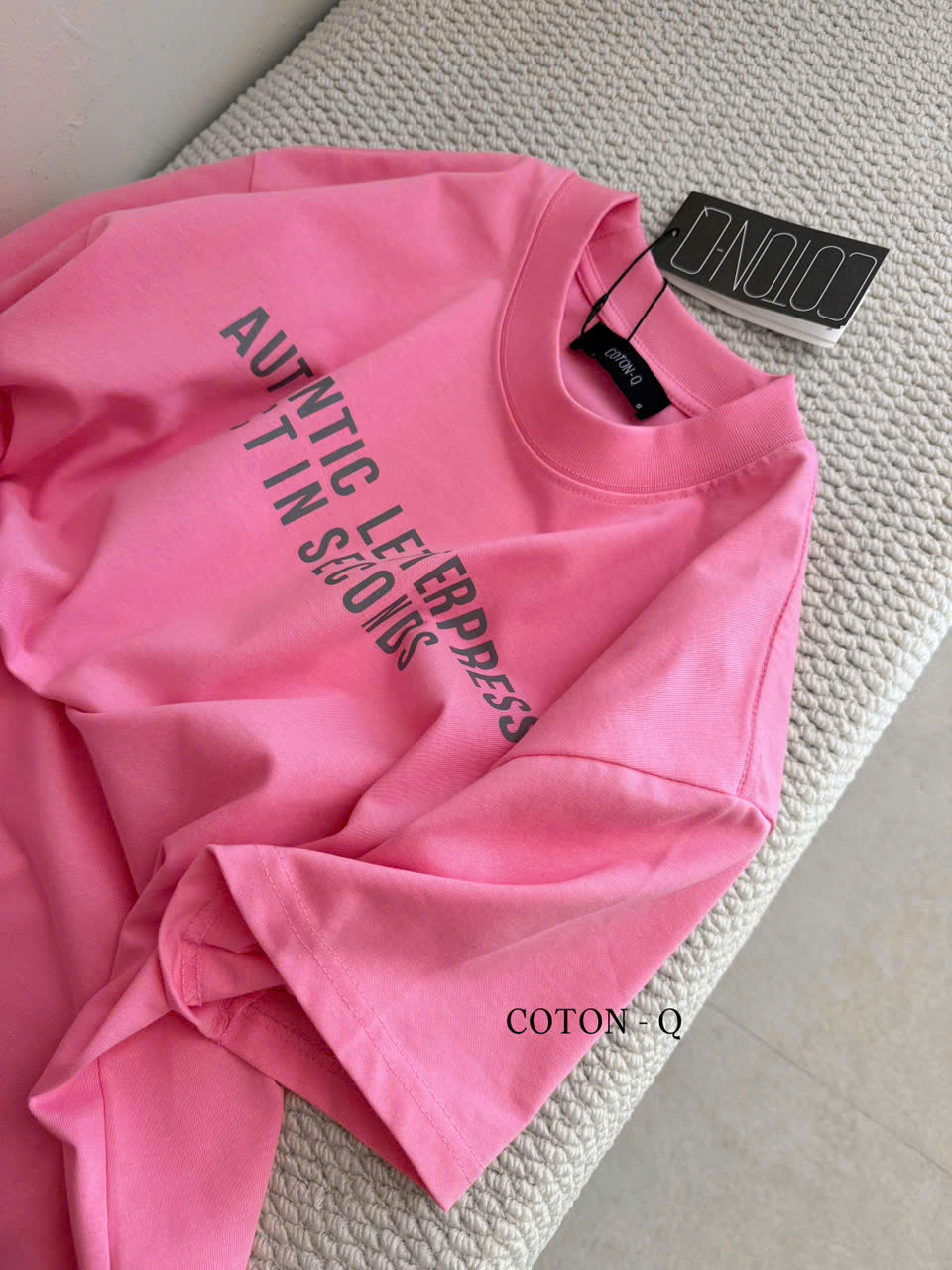 Áo thun hồng in chữ trước sau_thumbnail_2