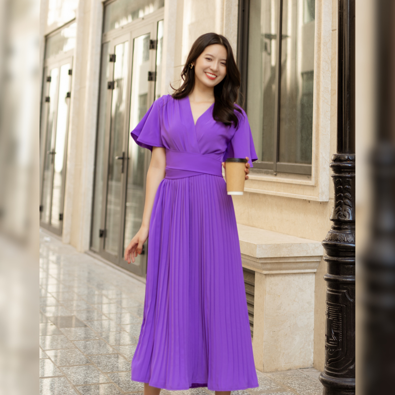 Váy xòe xếp ly cổ V tay cánh tiên_thumbnail_17