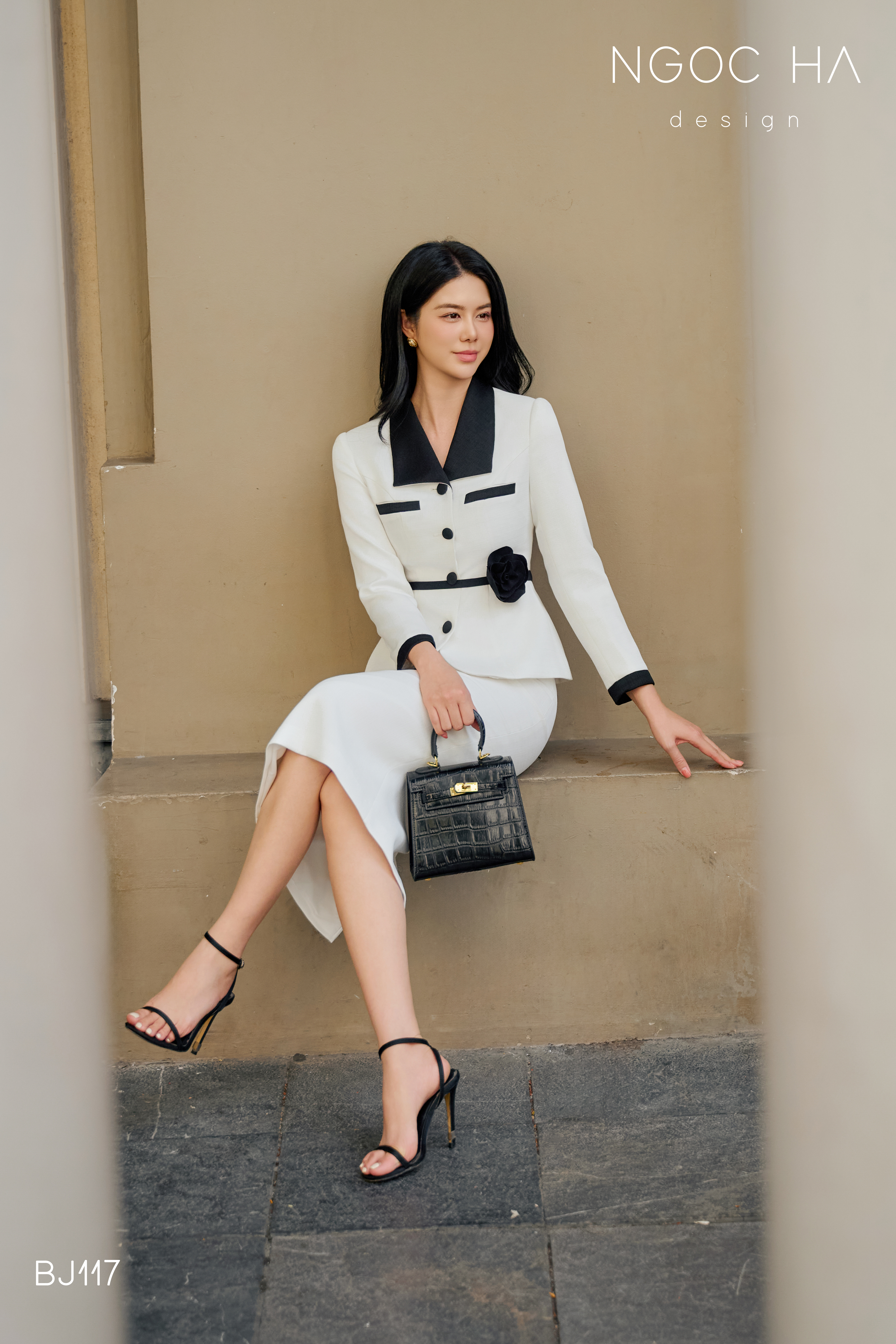 Iris Set_ Set Mix Cổ Đen Chân Váy Bút Chì Màu Trắng Kèm Đai Hoa BJ117_thumbnail_1