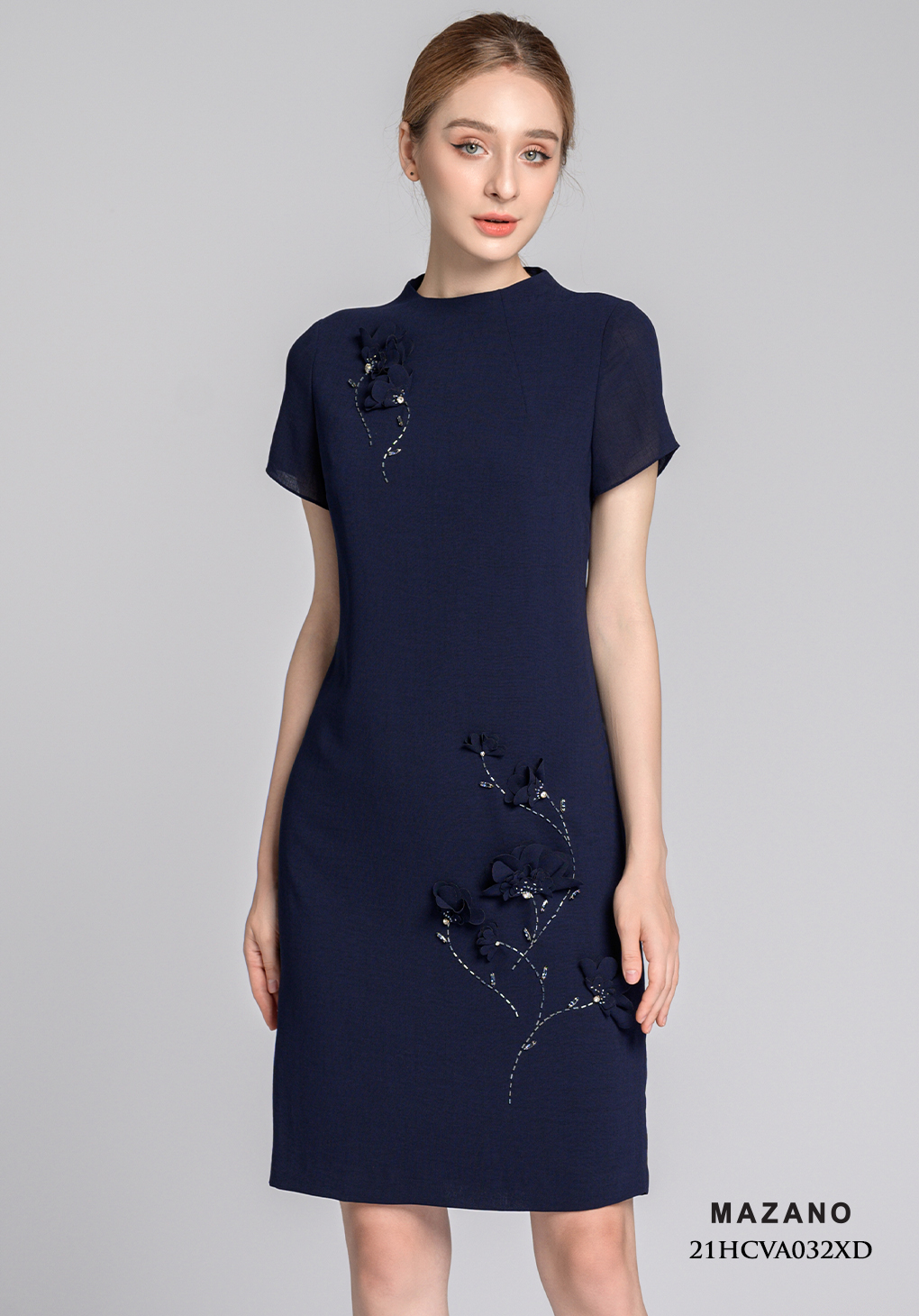 Váy xanh đính hoa cổ tròn_thumbnail_4