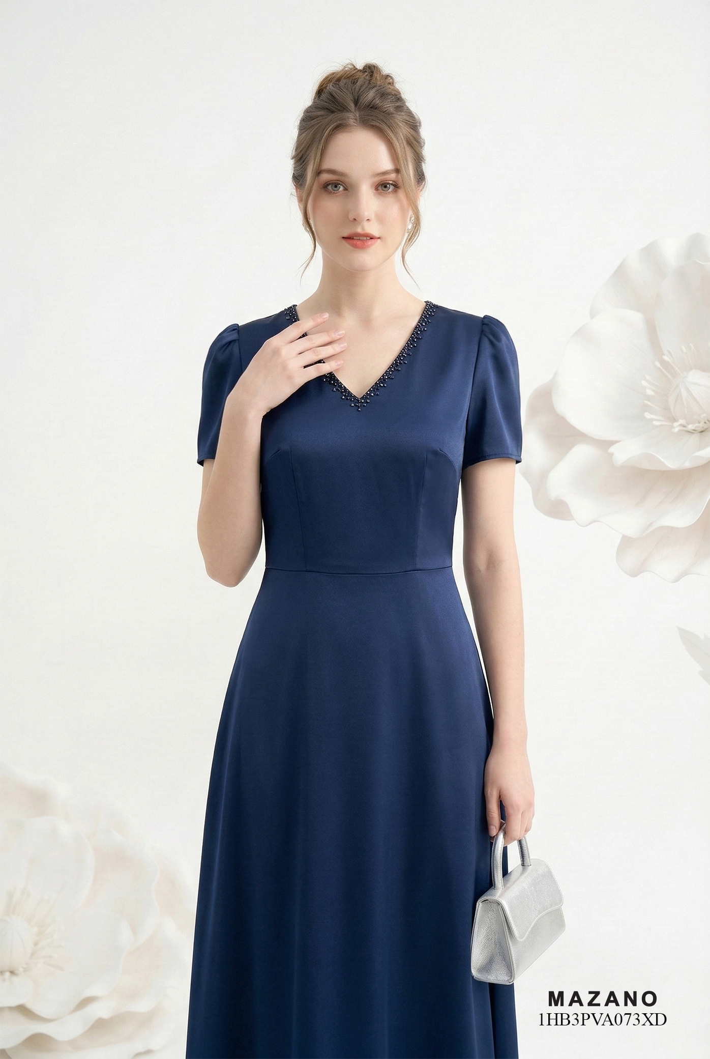 Đầm vải lụa dày xanh tím than dáng ôm chân rủ cổ V đính đá trang trí tay ngắn thiết kế MAZANO_thumbnail_3