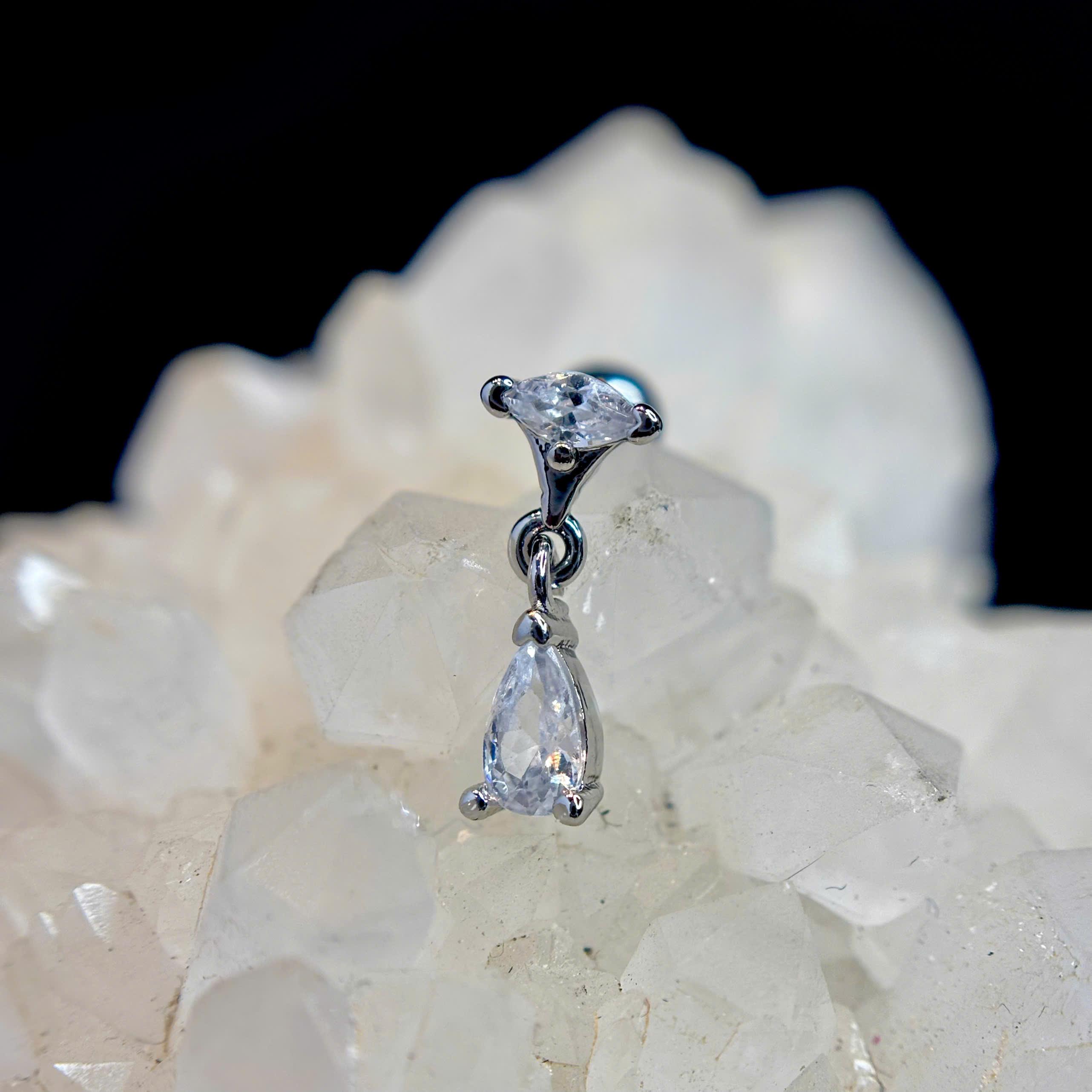 Khuyên kiểu pha lê rơi giọt nước đít dẹt_thumbnail_2