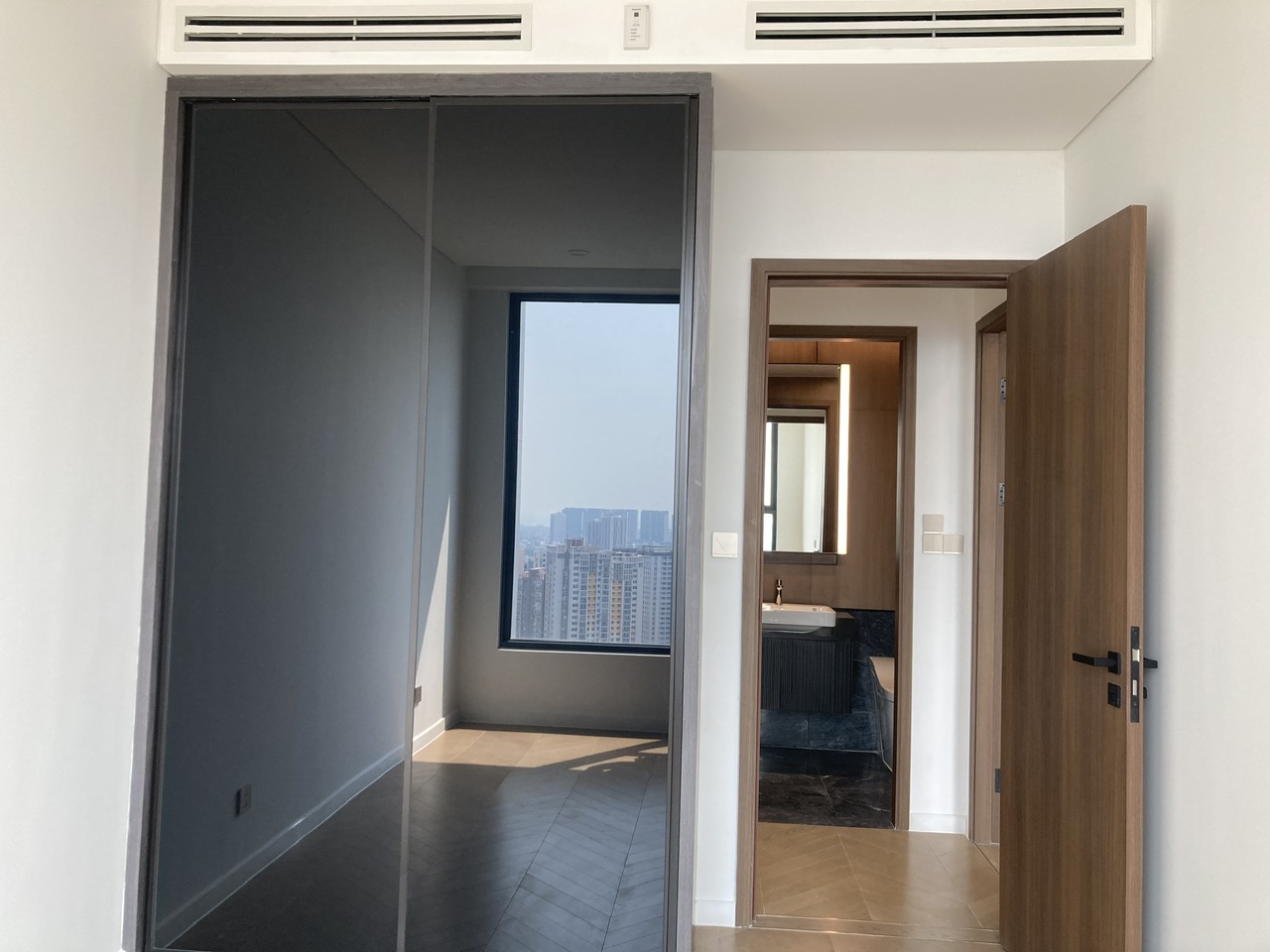 Đừng bỏ lỡ giỏ hàng căn hộ 2PN Lumiere Riverside view lung linh, cực đỉnh_thumbnail_3