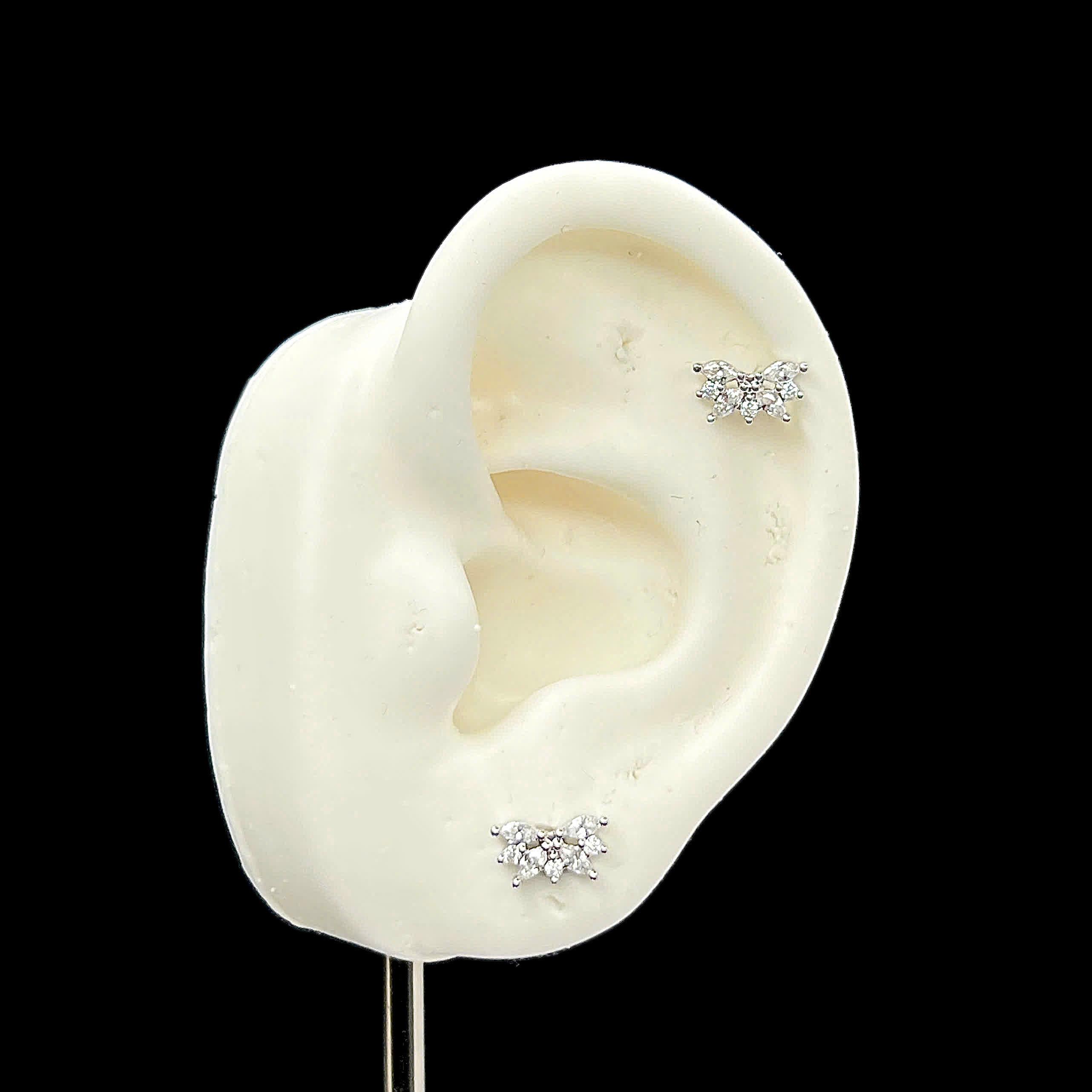 Khuyên kiểu 6 lá kim đá trắng dẹt_thumbnail_1