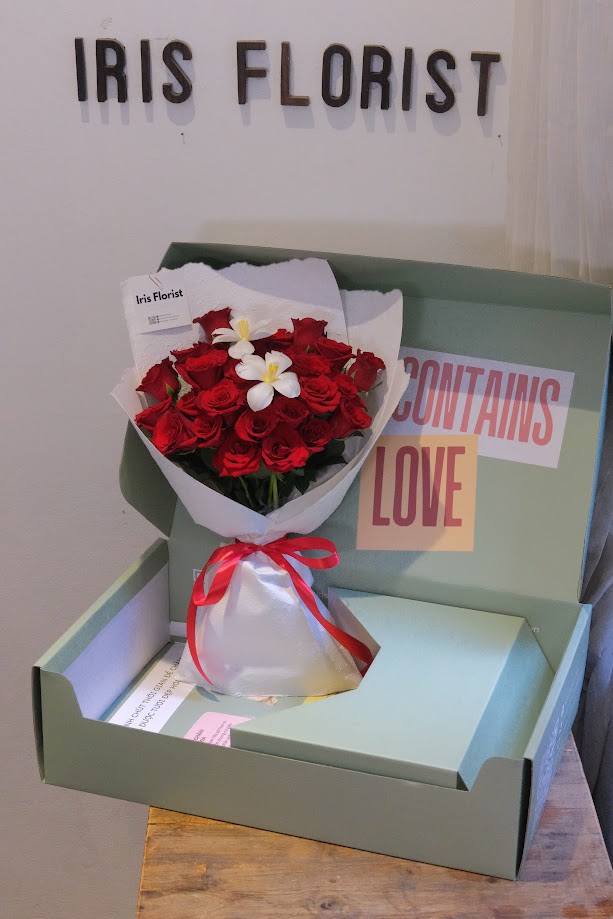 FS BOX - Bó hồng đỏ mix Tulip