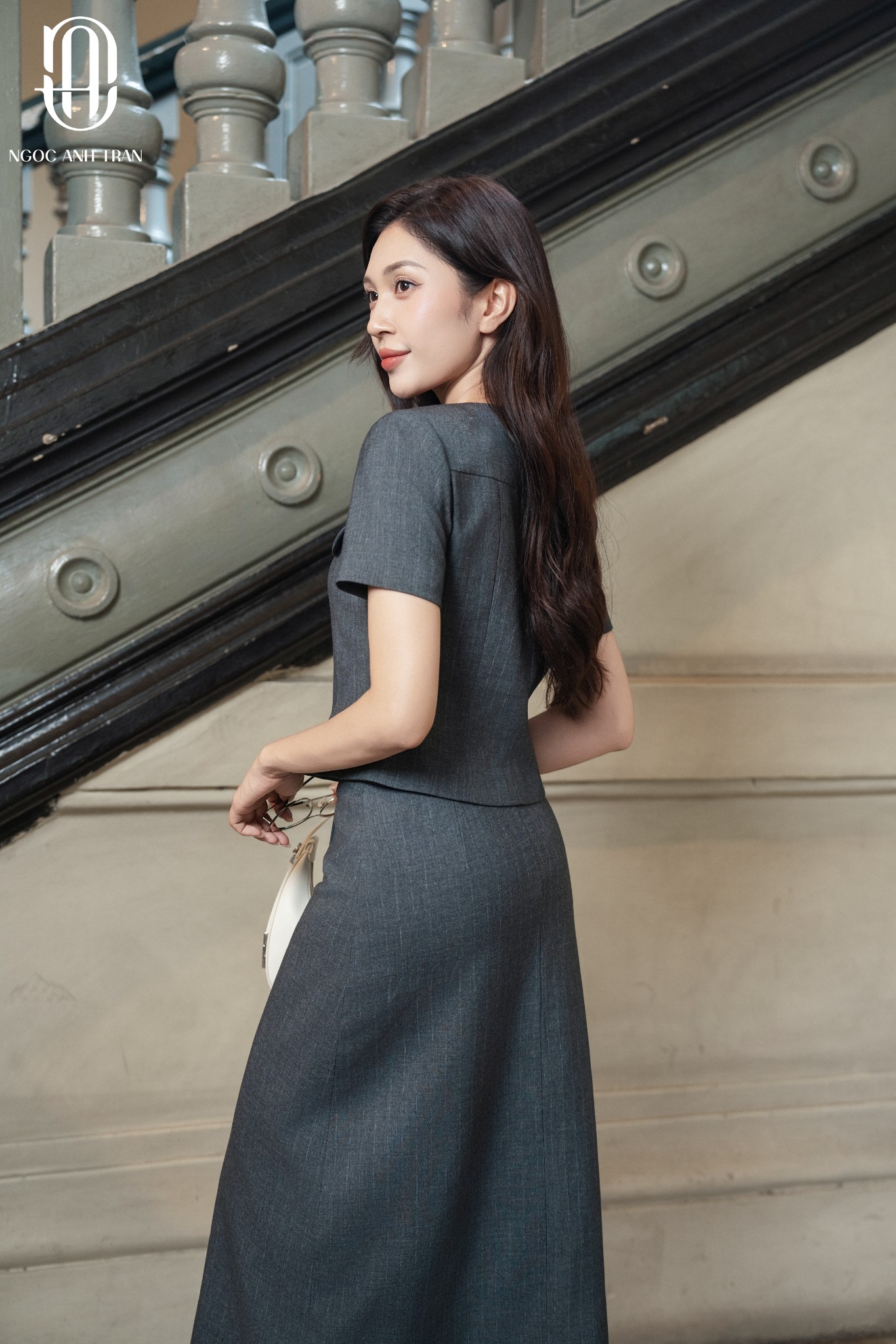 A208 - Set áo lửng phối chân váy dài xám chuột_thumbnail_4