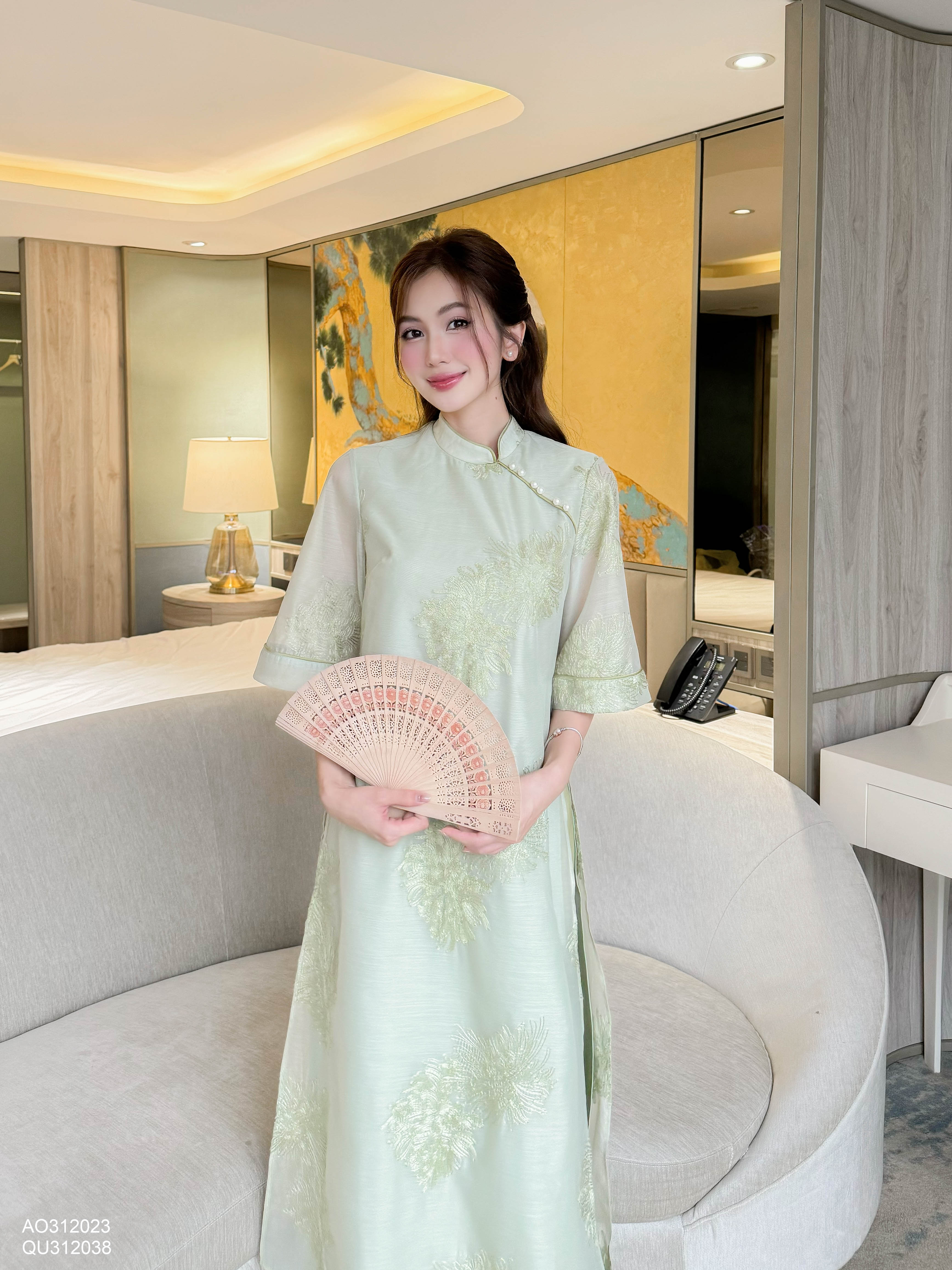 Áo dài tơ thêu hoa_thumbnail_21