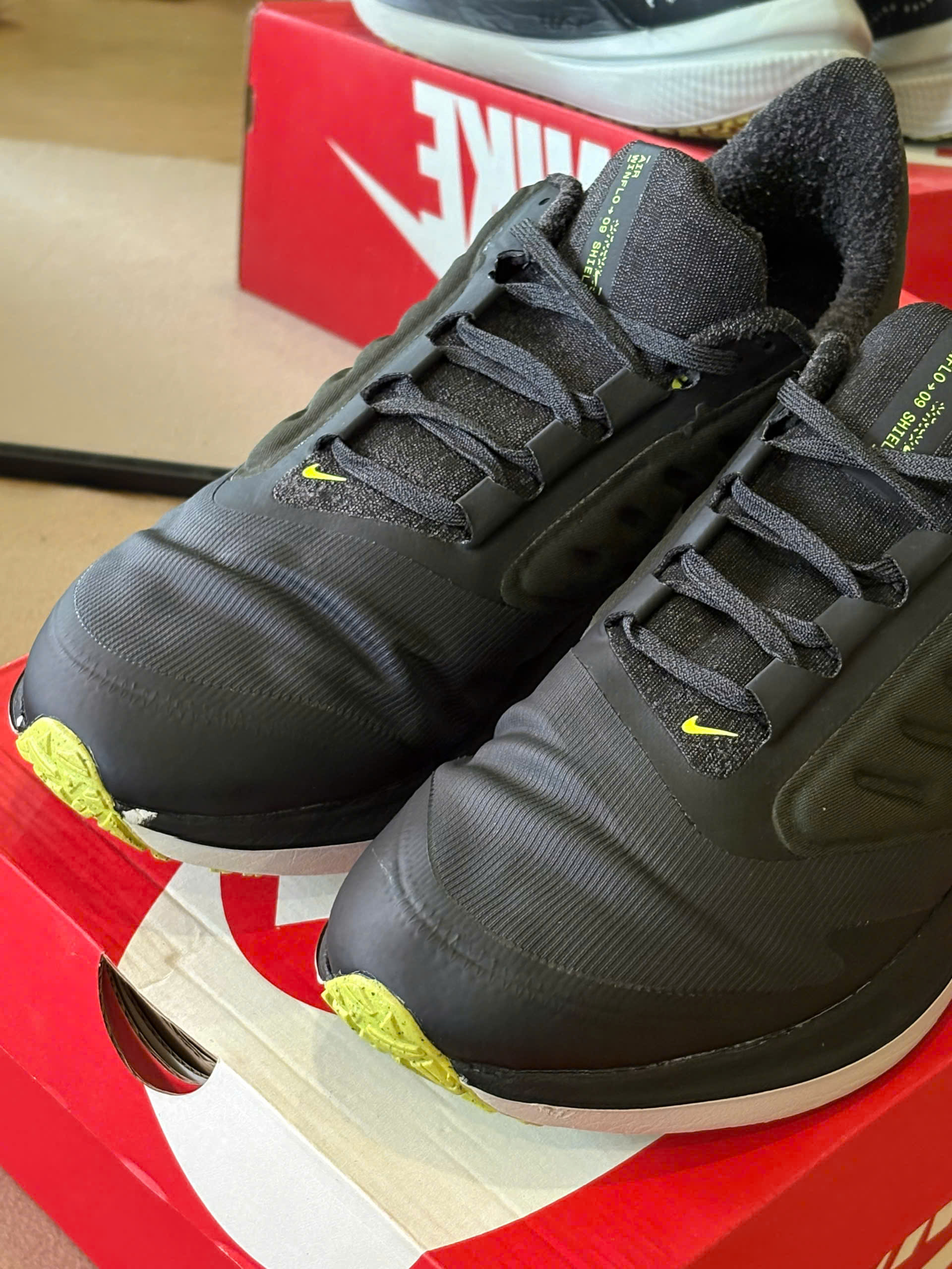 Nike Air Zoom Winflo 9 Shield Black DM1106-001_thumbnail_4