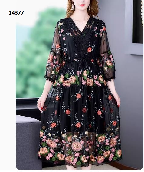 14377-Đầm suông đen thêu hoa thắt dây eo_thumbnail_0