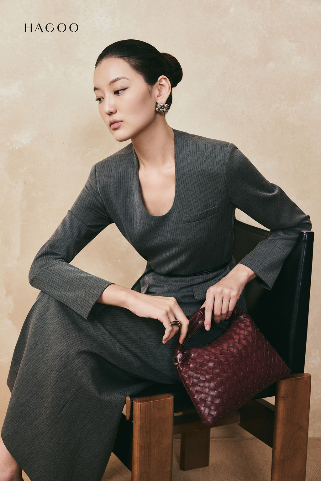 Áo suông dài tay cổ U nắp túi HAGOO_thumbnail_2