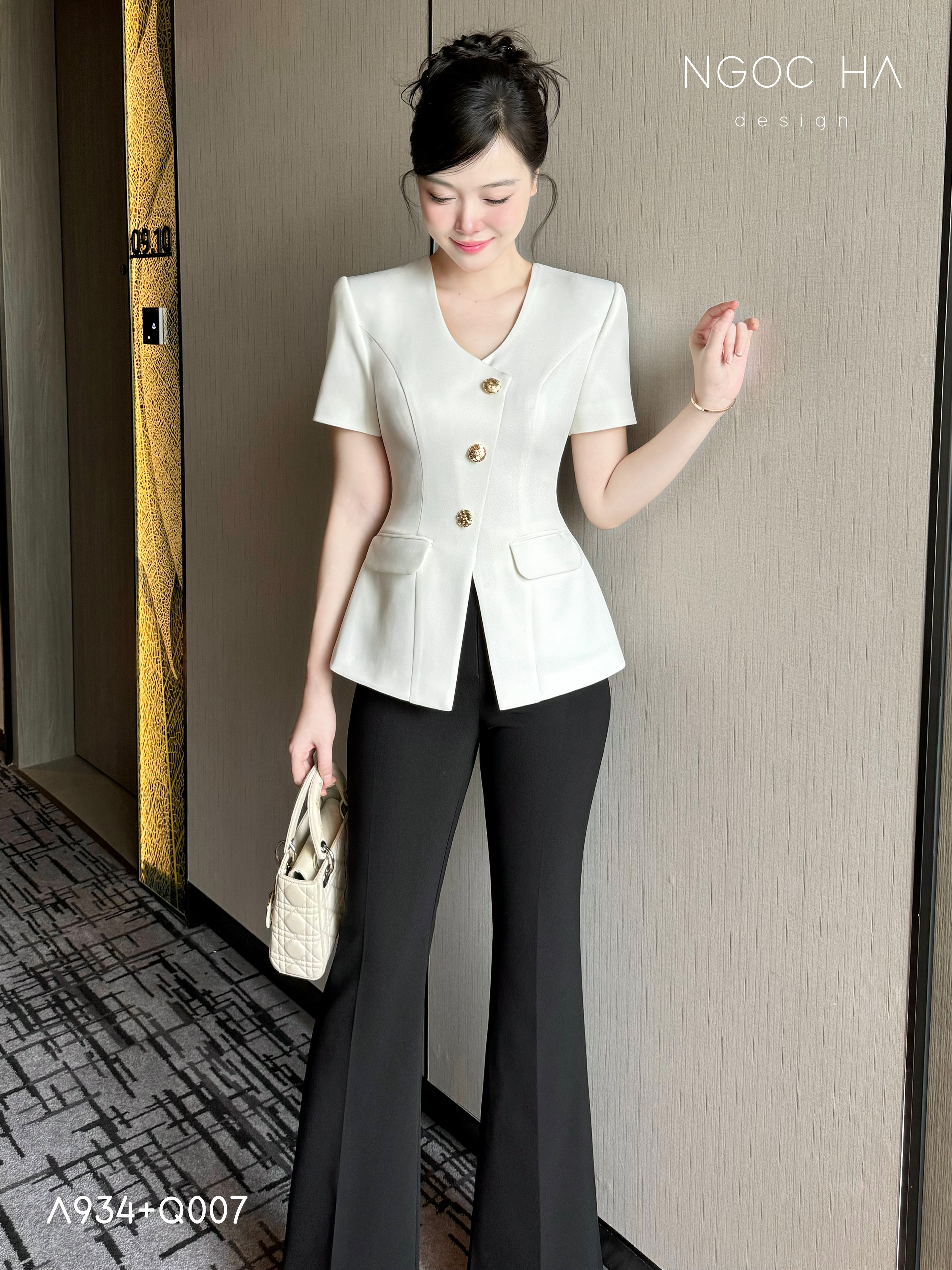 Amy Top_ Áo Vạt Chéo Đính 3 Cúc Tay Cộc Màu Trắng A934_thumbnail_5