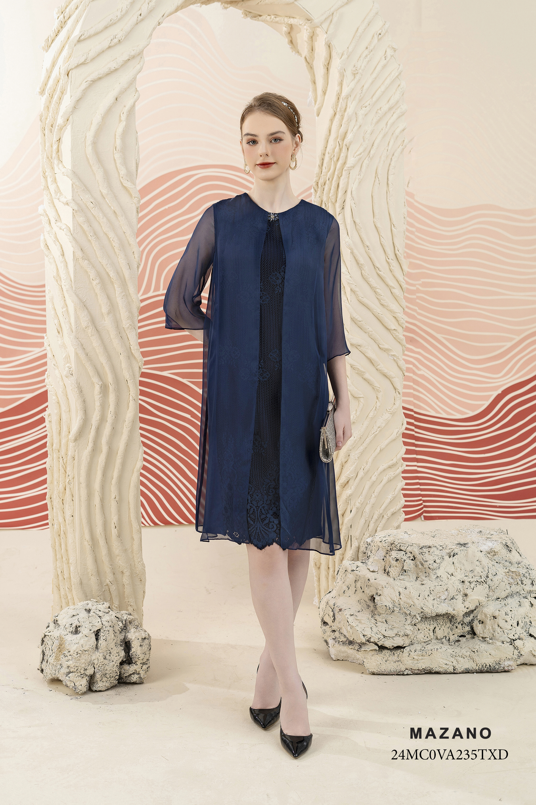 Váy Đầm suông A tà bong phối chất liệu Đính trang trí cổ Cổ tròn Tay lỡ Dài qua gối