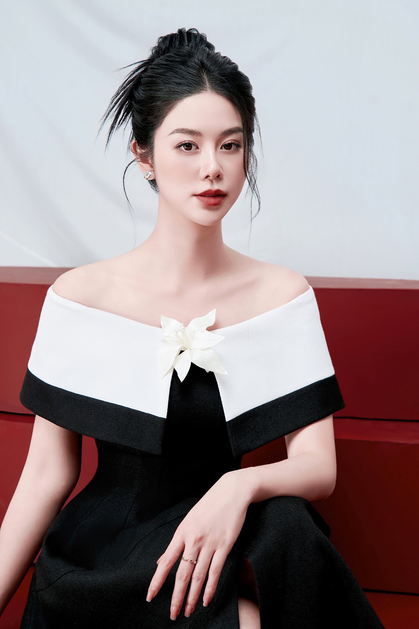 Black Tessa Dress_thumbnail_3