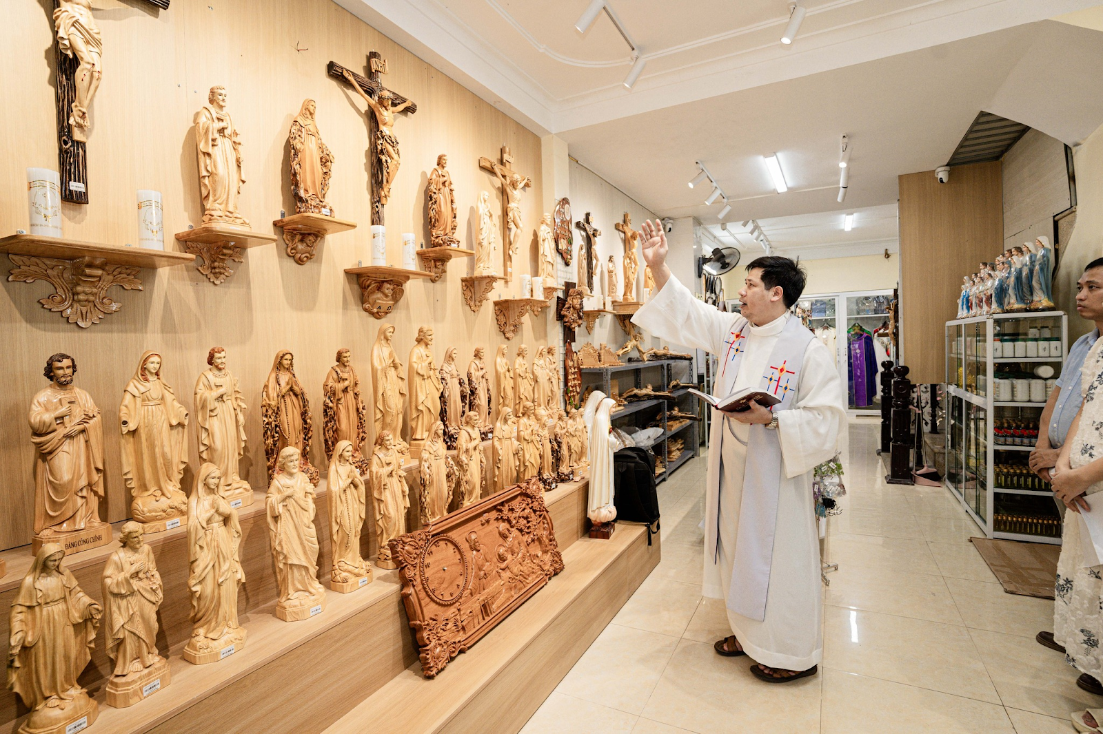 Khai trương nhà sách công giáo Việt Nam