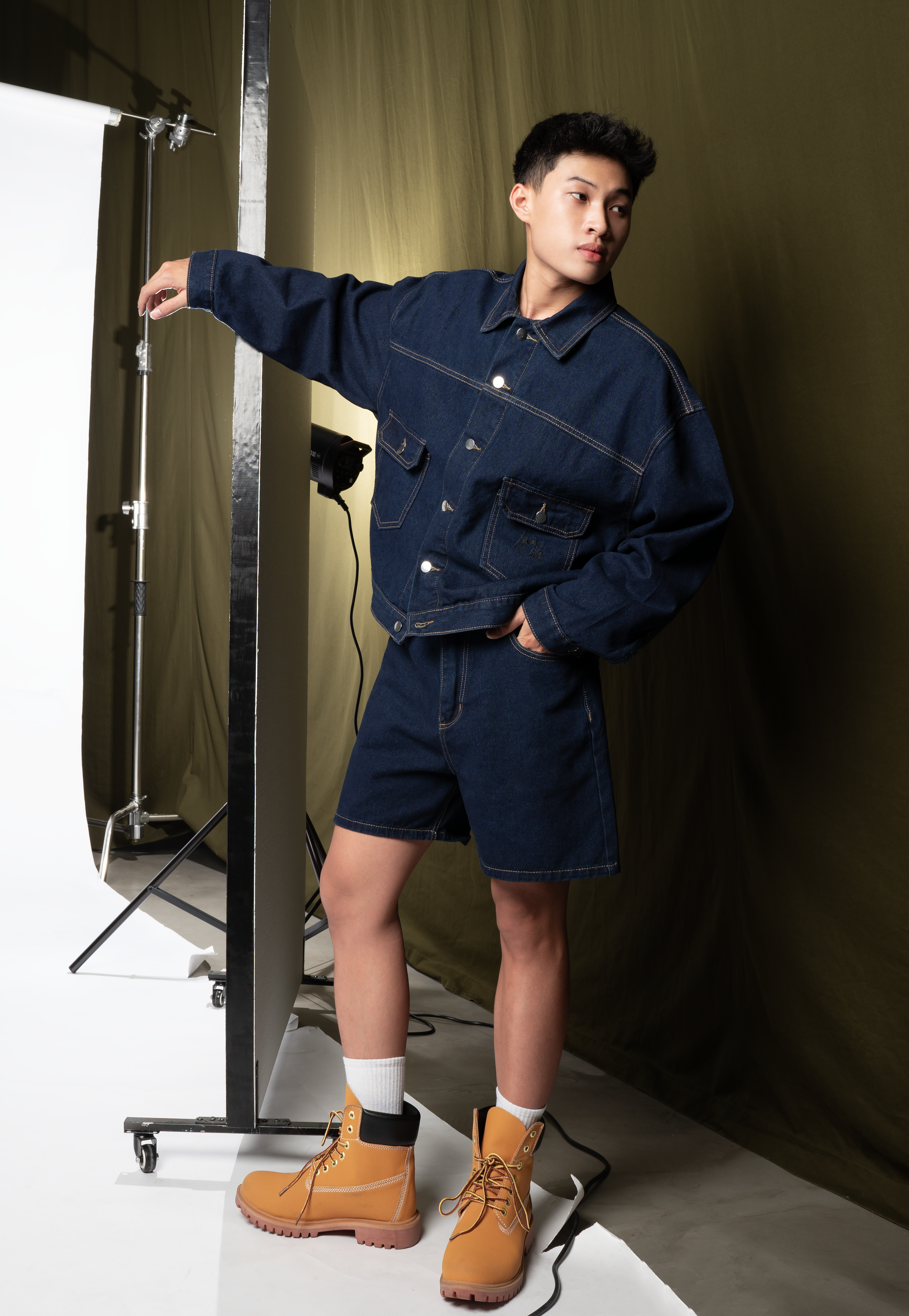 (TẶNG ÁO BODY ) Set short jean phối áo khoác jean PANADOL cùng chất, cùng màu_thumbnail_4