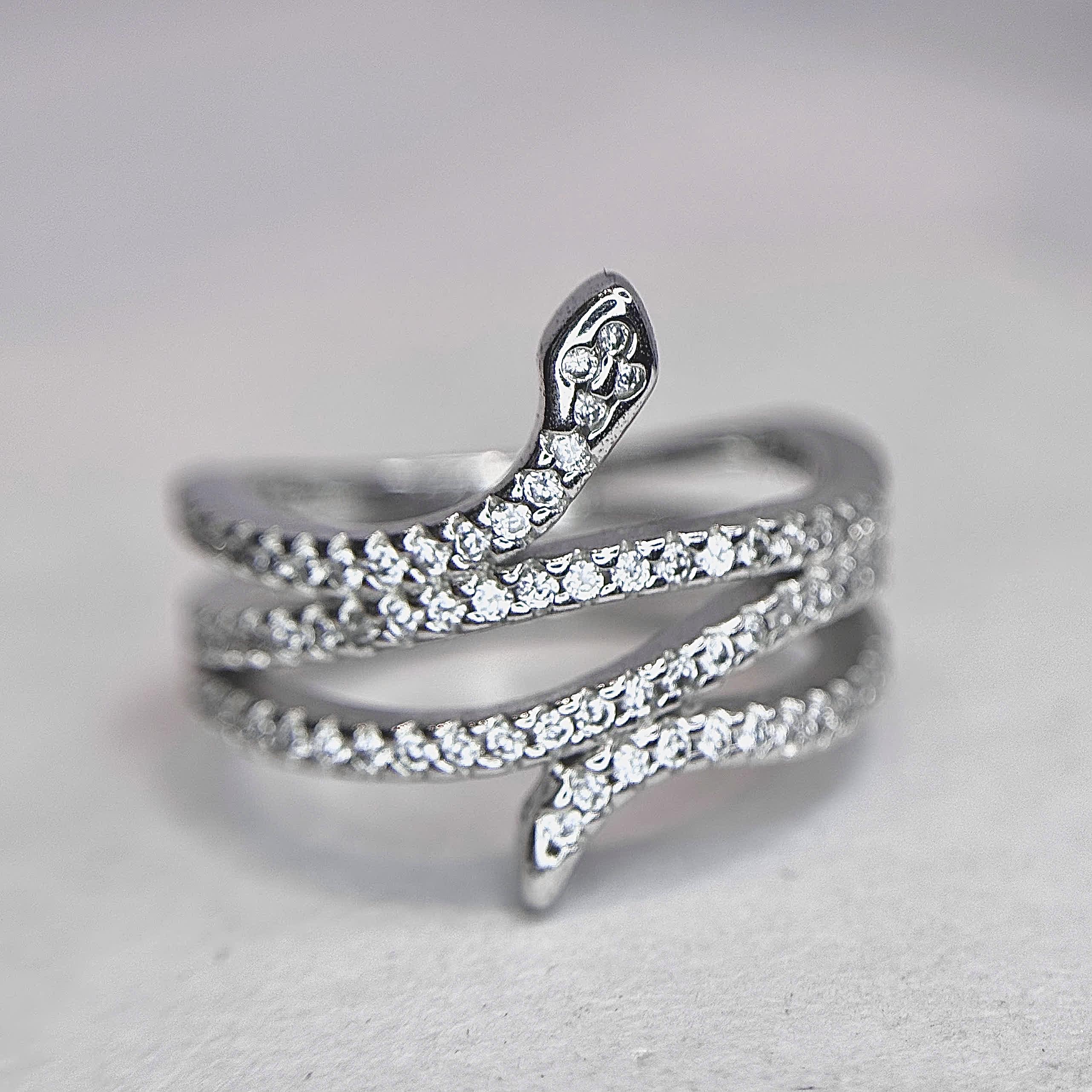 Nhẫn bạc rắn kim cương size 7 nhiều vòng._thumbnail_2