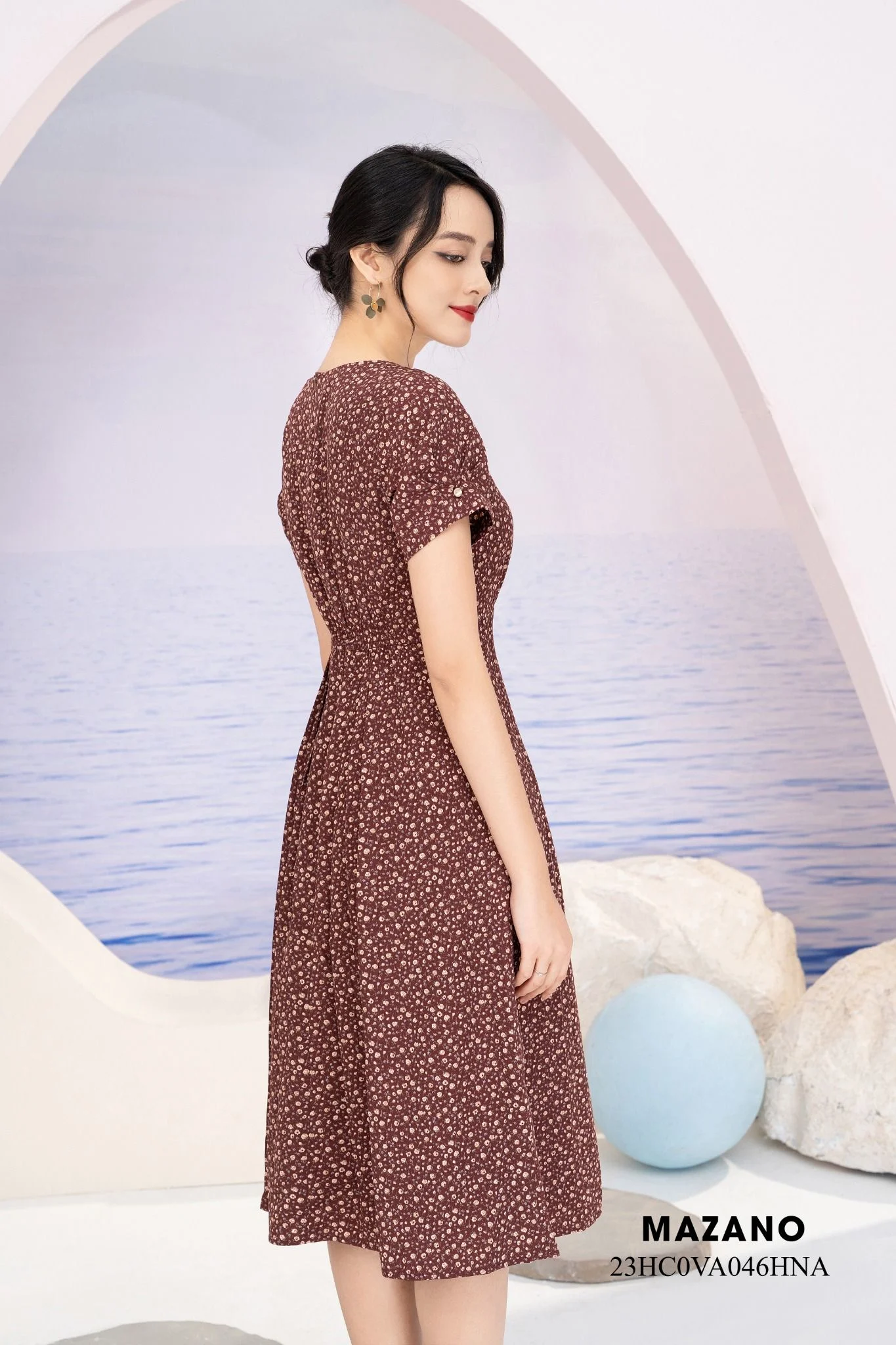 Váy Đầm Ôm Vải thô mỏng Họa tiết hoa nhí Cổ tròn Tay ngắn Dài ngang bắp chân