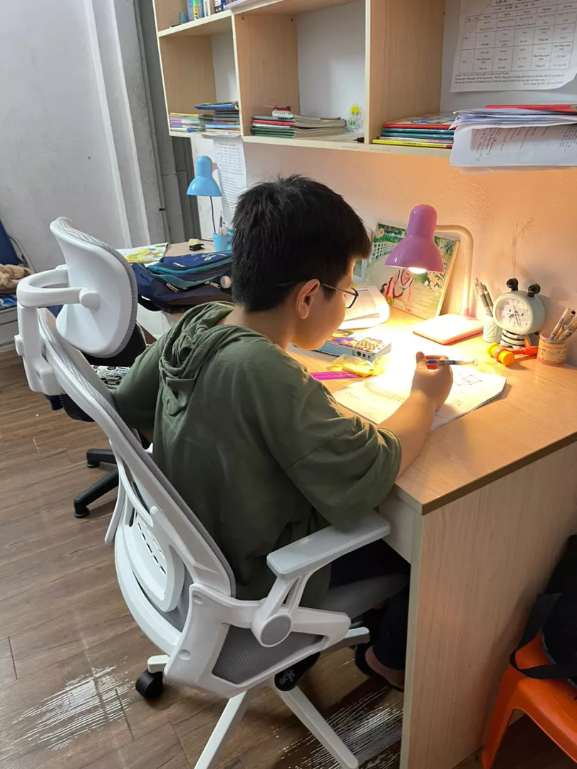 Combo bàn ghế học sinh: Đầu tư nhỏ hôm nay – giá trị lớn cho cả hành trình học tập