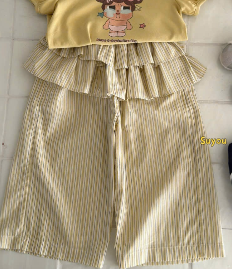SU45 - Quần dài kẻ sọc ống rộng màu kem hãng Suyou