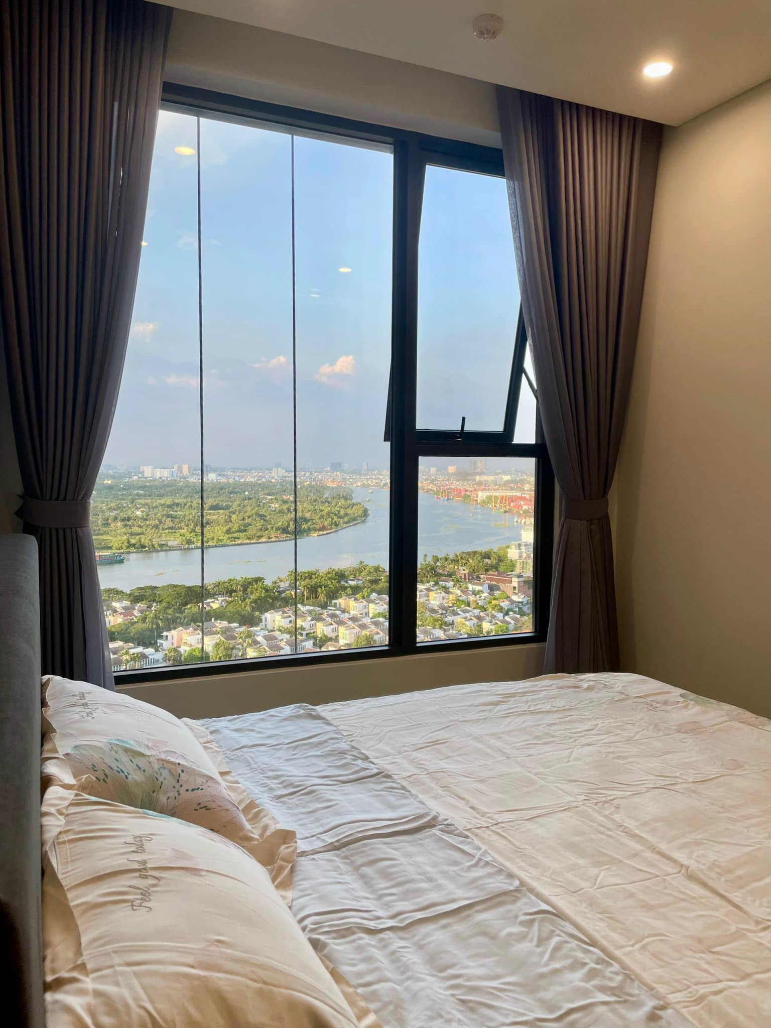 Tin thật 100% - Sở hữu căn hộ 1PN Lumiere Riverside, nội thất mới, view đẹp, giá cực kỳ phải chăng!_thumbnail_2