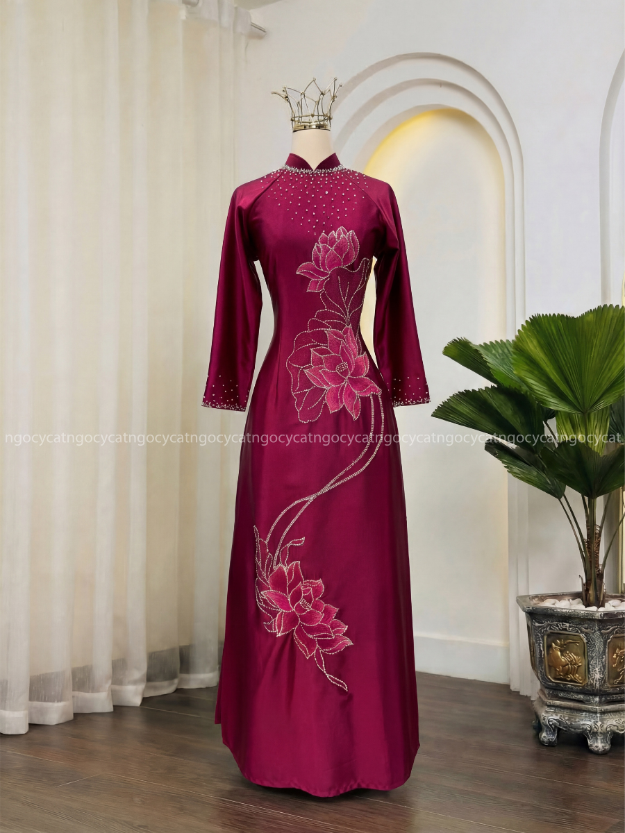 Áo Dài Bà Sui Màu Mận Cổ Đính Cườm Thêu Hoa Sen