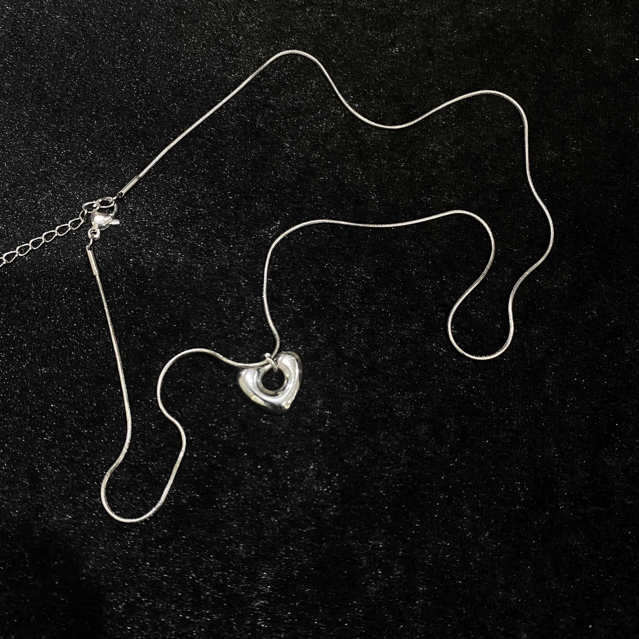 vòng cổ titan sợi mảnh trái tim cách điệu trơn_thumbnail_2