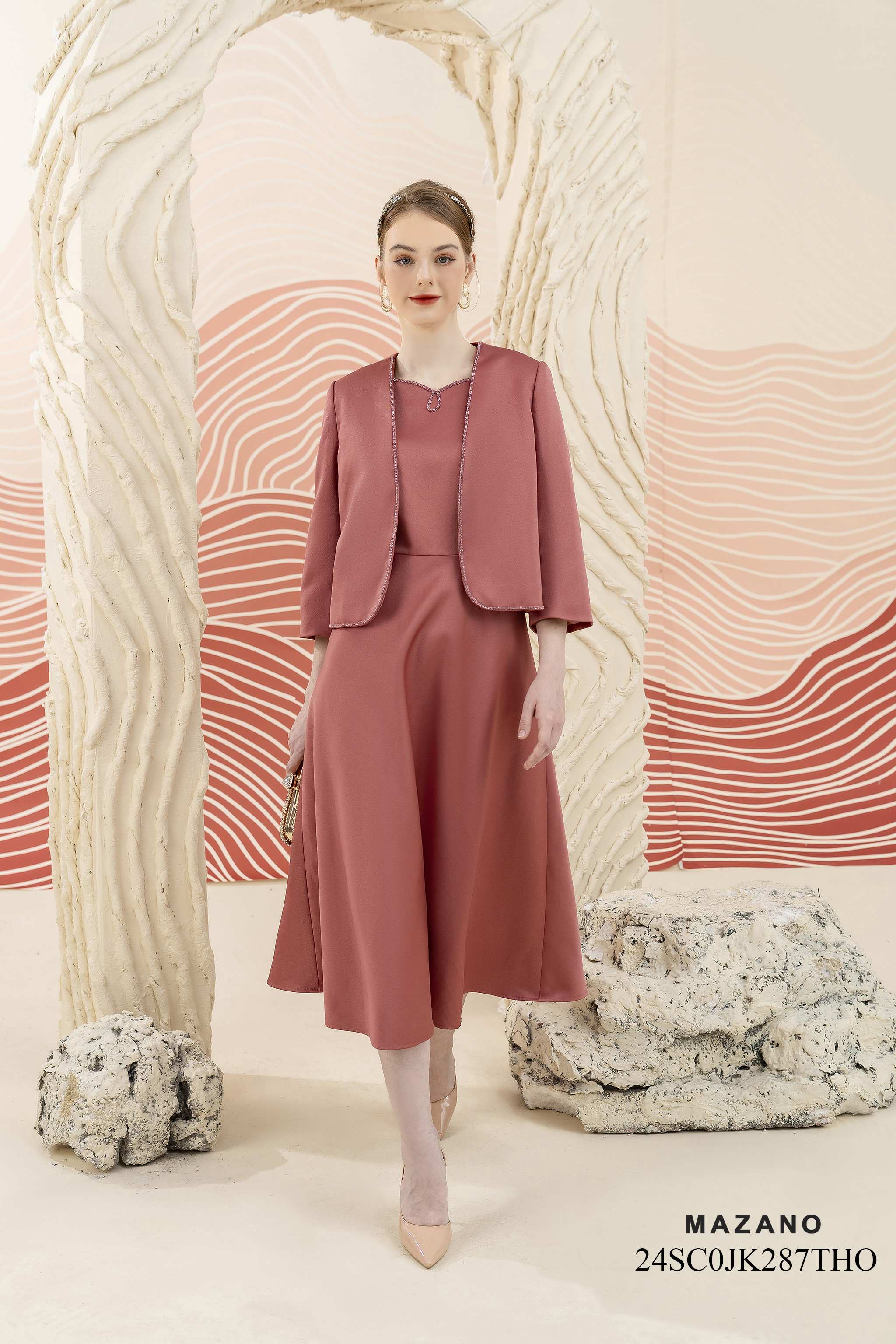 Áo khoác ngắn Suông Vải thô lụa Đính đá cao cấp Dài dưới eo_thumbnail_2