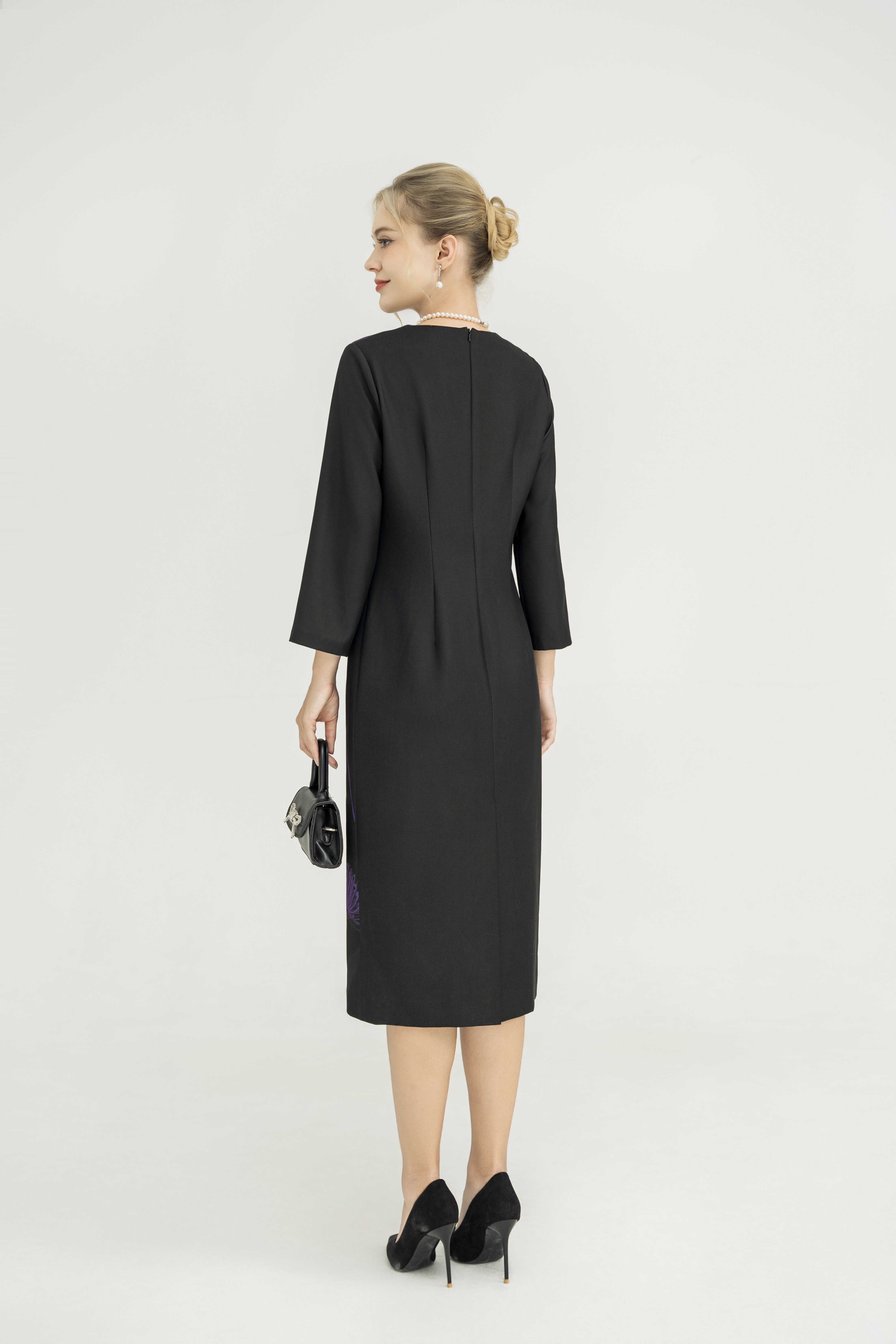 Váy Đầm Suông Vải thô dày Hoạ tiết hoa tím  Cổ tròn Tay dài Dài đến bắp chân_thumbnail_4