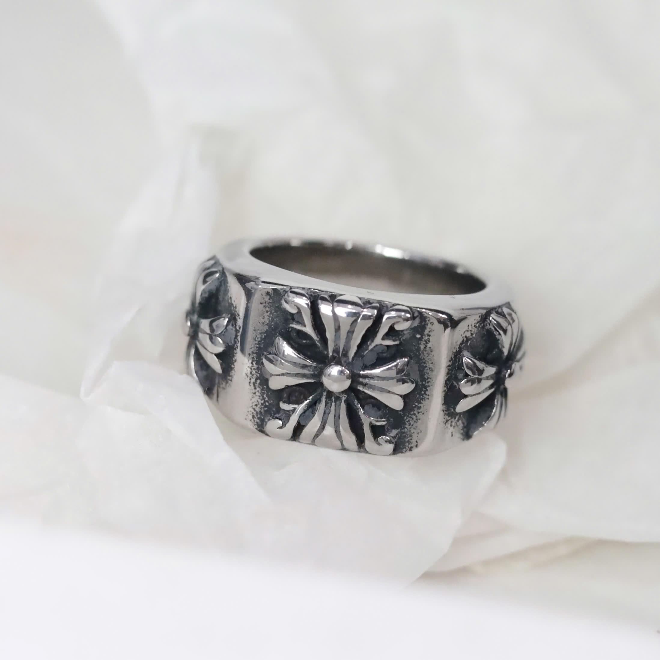 Nhẫn titan chrome heart thánh giá to nhỏ size 8_thumbnail_2
