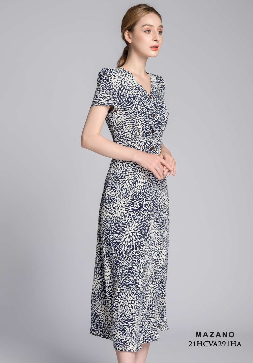 Váy xòe họa tiết cổ tim phối khuy_thumbnail_2