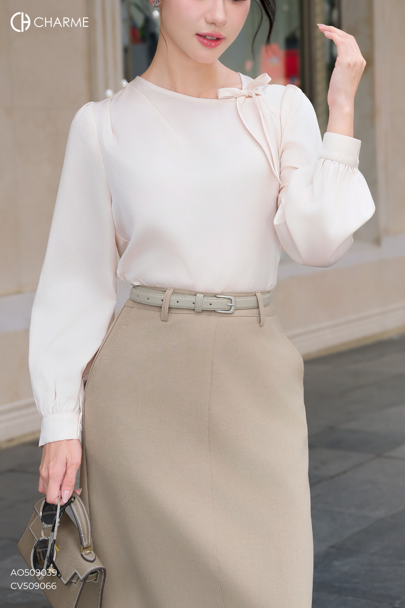 Áo cổ tròn ly vai đính ngọc_thumbnail_2