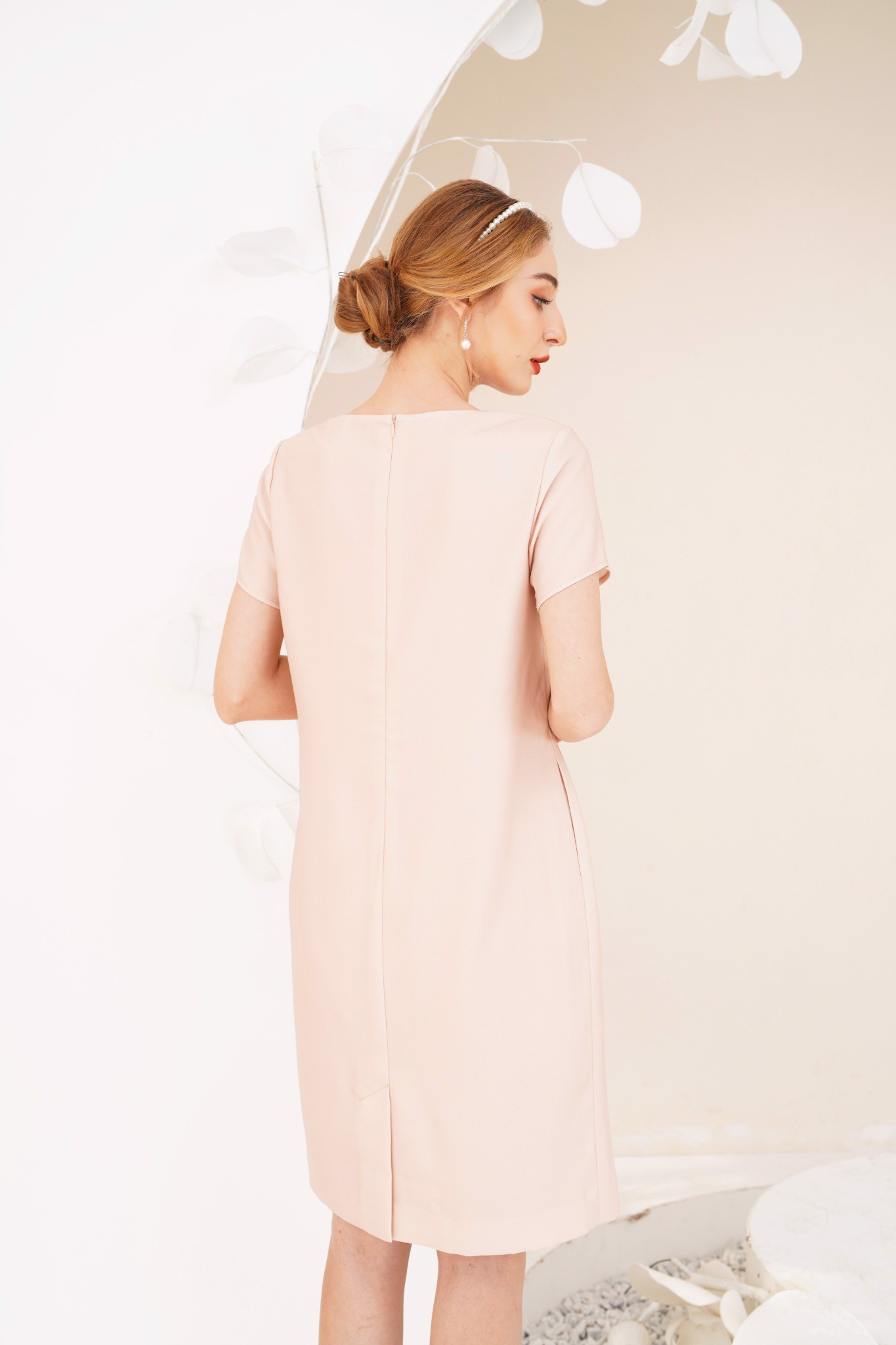 Váy Đầm Suông Vải thô mỏng Họa tiết hoa bố cục Cổ tròn Tay ngắn Dài ngang gối_thumbnail_2