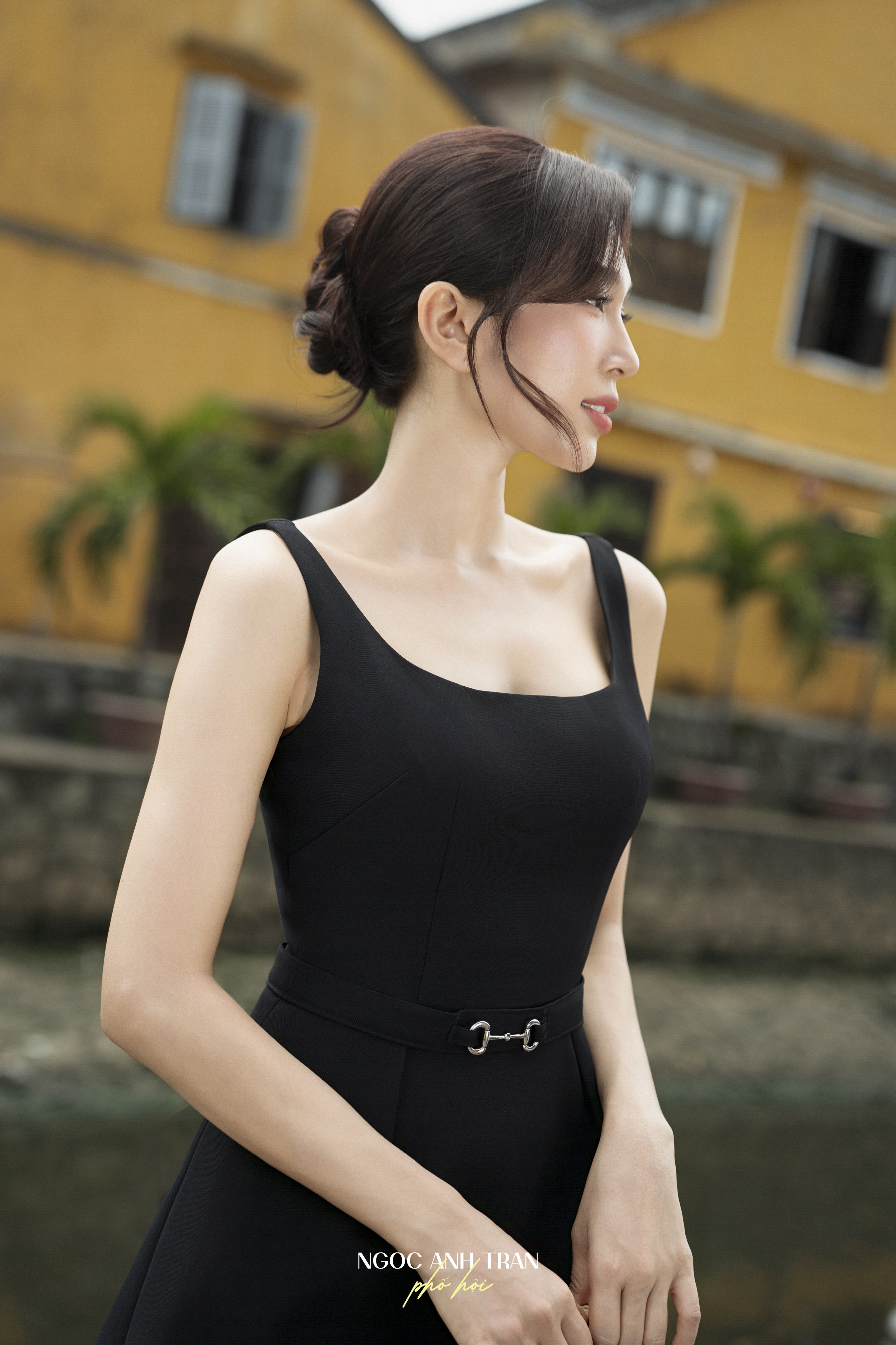 D135 - Váy đen sát nách trên gối phối khoá eo kim loại_thumbnail_3