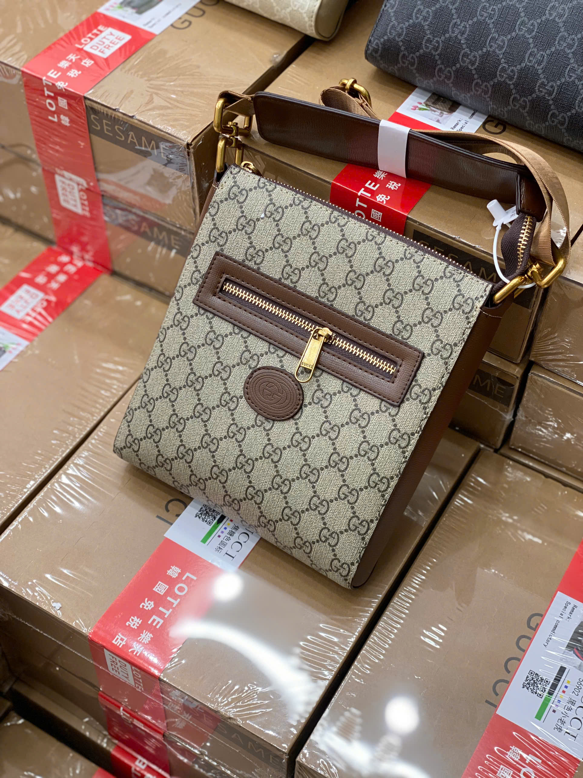 Túi Đeo Chéo Gucci GG Supreme Messenger Bag_thumbnail_26