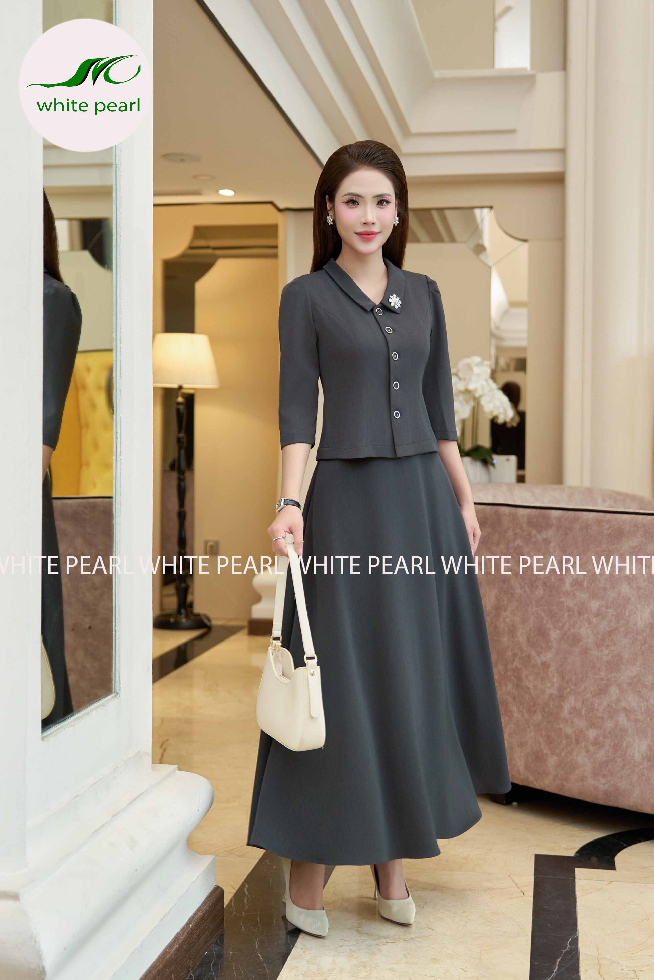 SET AK26-24 | Áo ký giả cổ sen vuông kết hợp Chân váy xoè CVTT26-09 Thời trang công sở cao cấp White Pearl