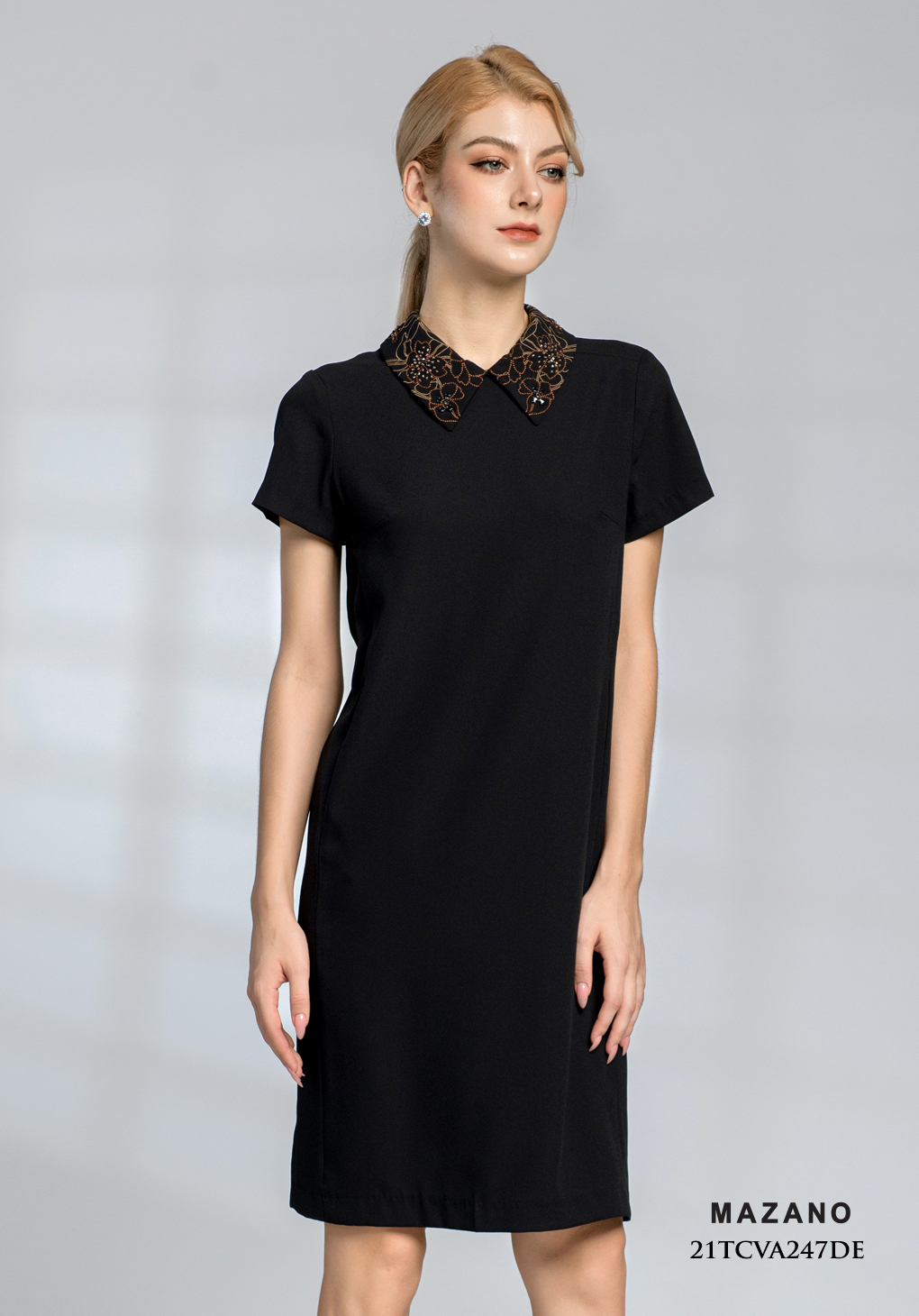 Váy đen suông cổ thêu đính hoa_thumbnail_3