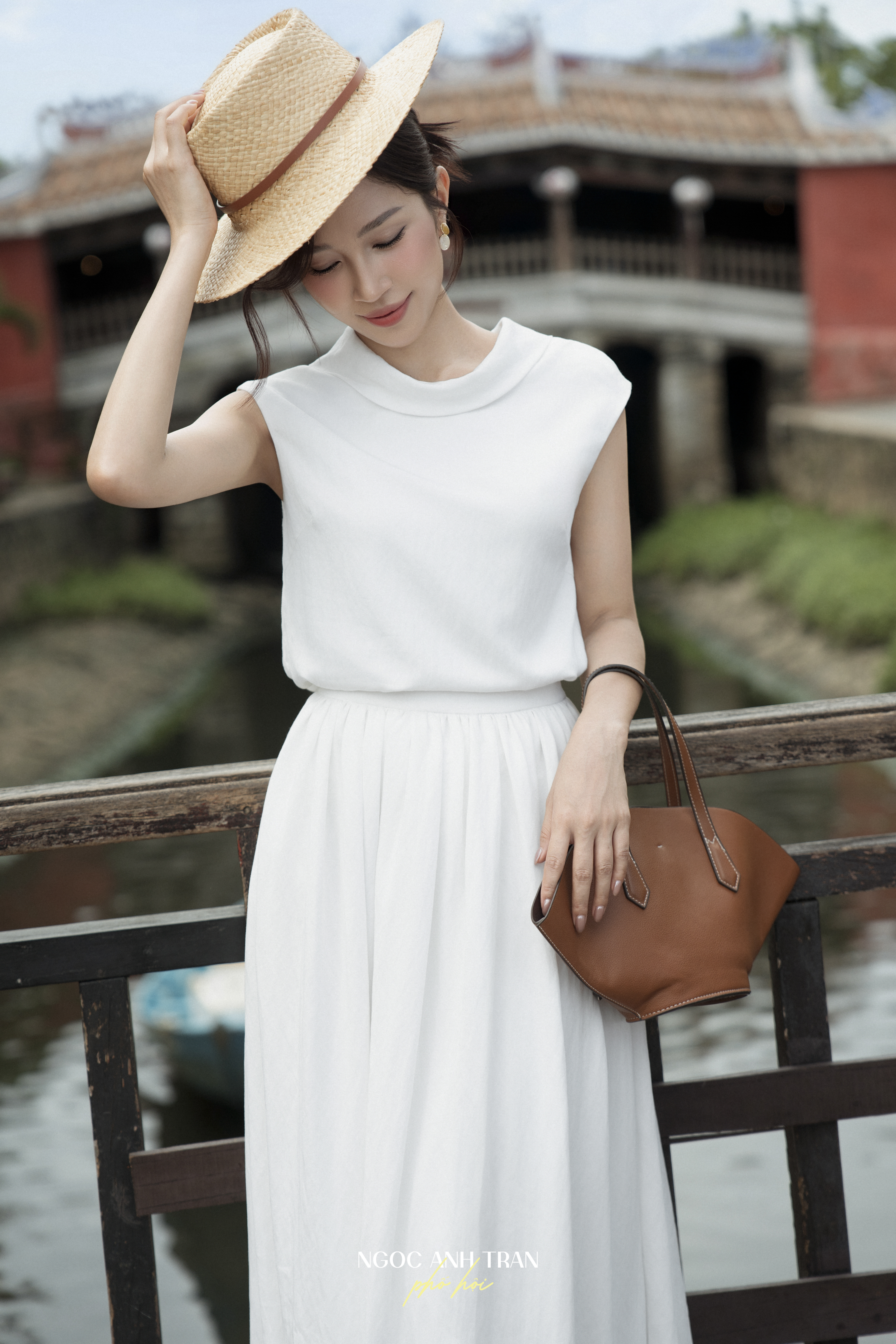 A194 - Set áo lửng kem cổ tròn kèm chân váy_thumbnail_3