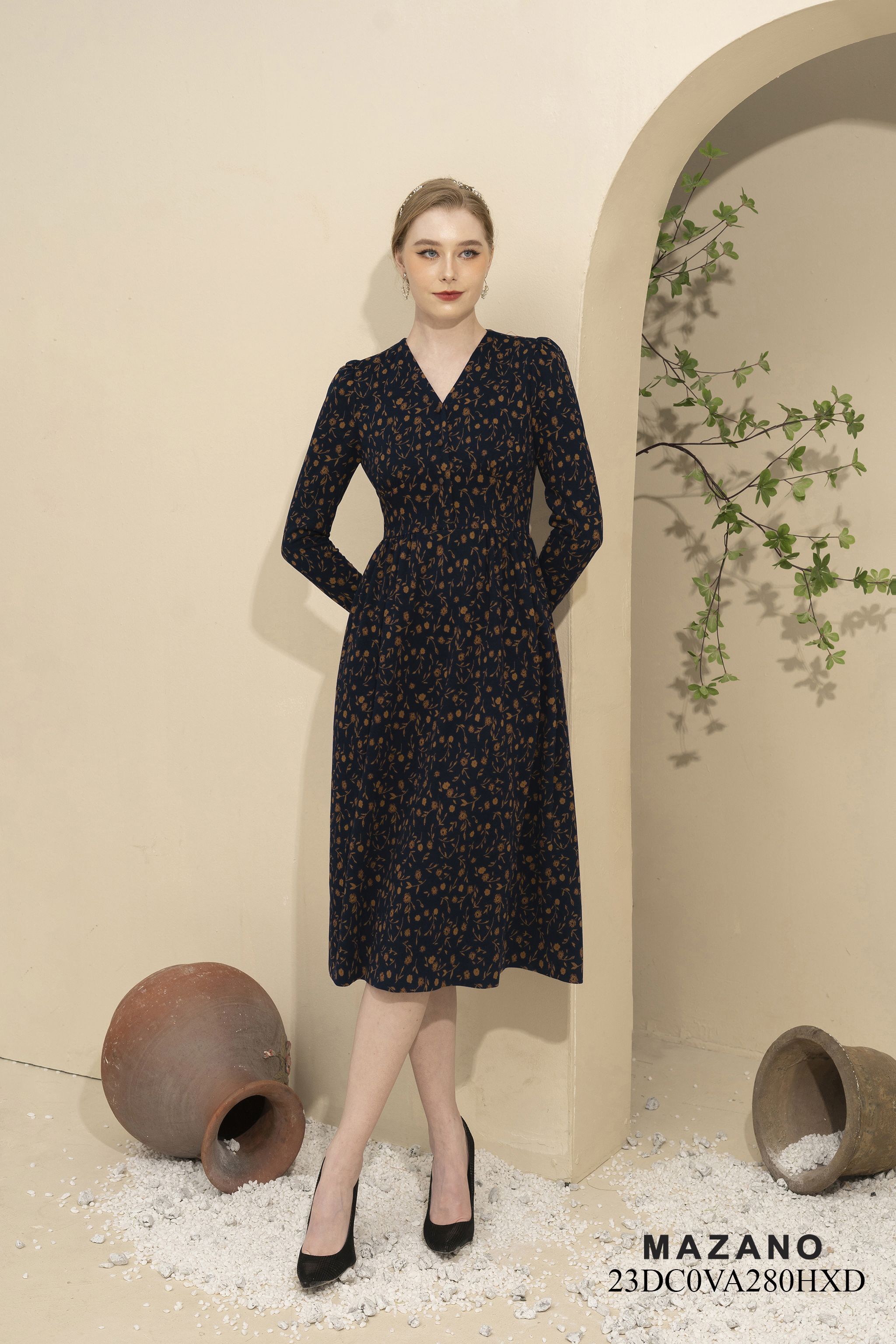 Váy Đầm ôm Chân rủ Vải dạ len Hoạ tiết hoa nhí Cổ V Tay dài Dài ngang bắp chân